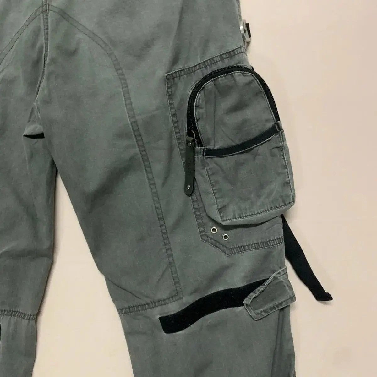 Japanese Brand RARE! 3D POCKET Tough Utility MultiPocket Bondage Cargo Pant Size US 33 - 12 Thumbnail
