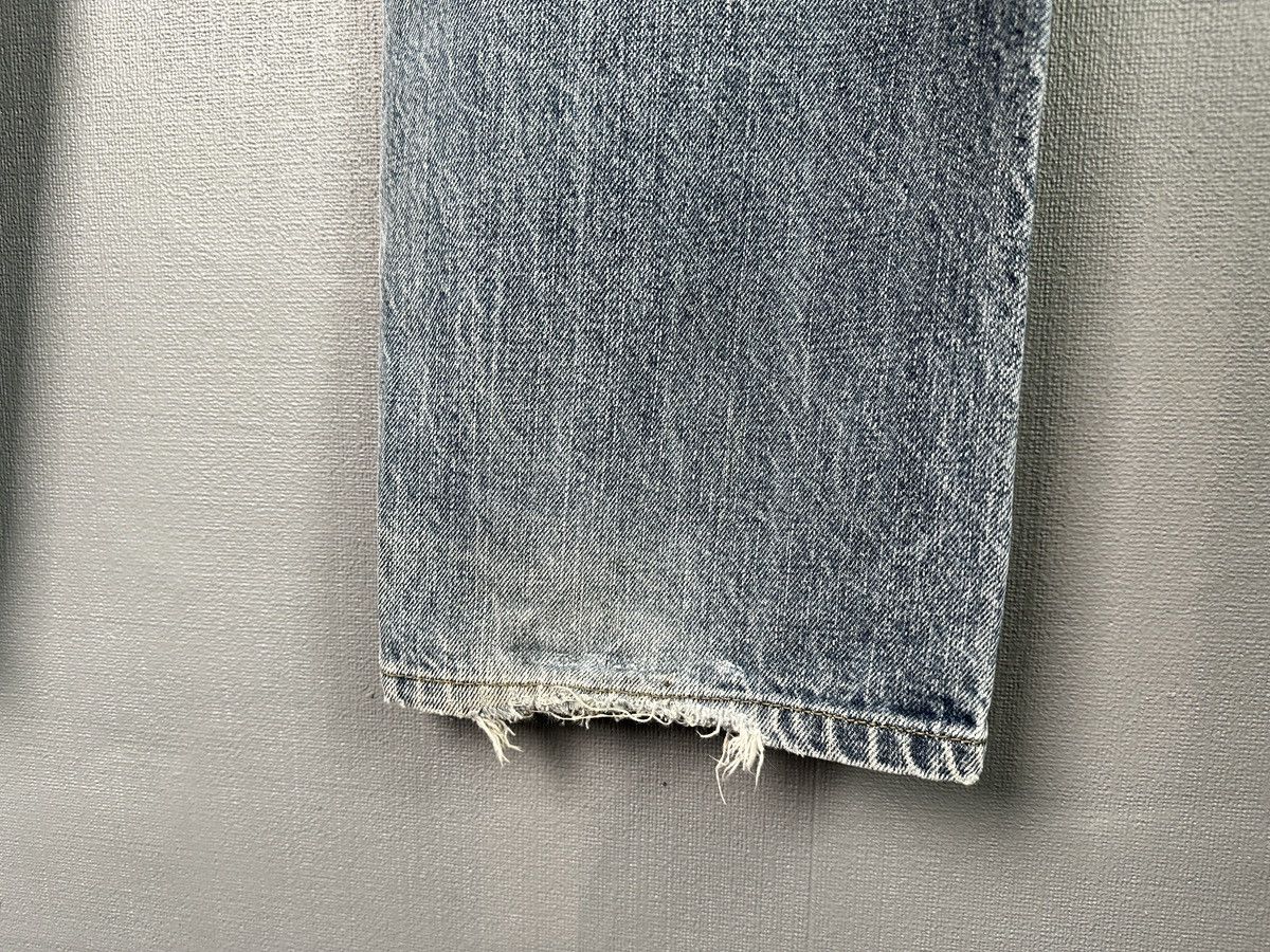 Armani Vintage ARMANI JEANS Blue Distressed Denim Pants Metal Logo Size US 32 / EU 48 - 12 Thumbnail