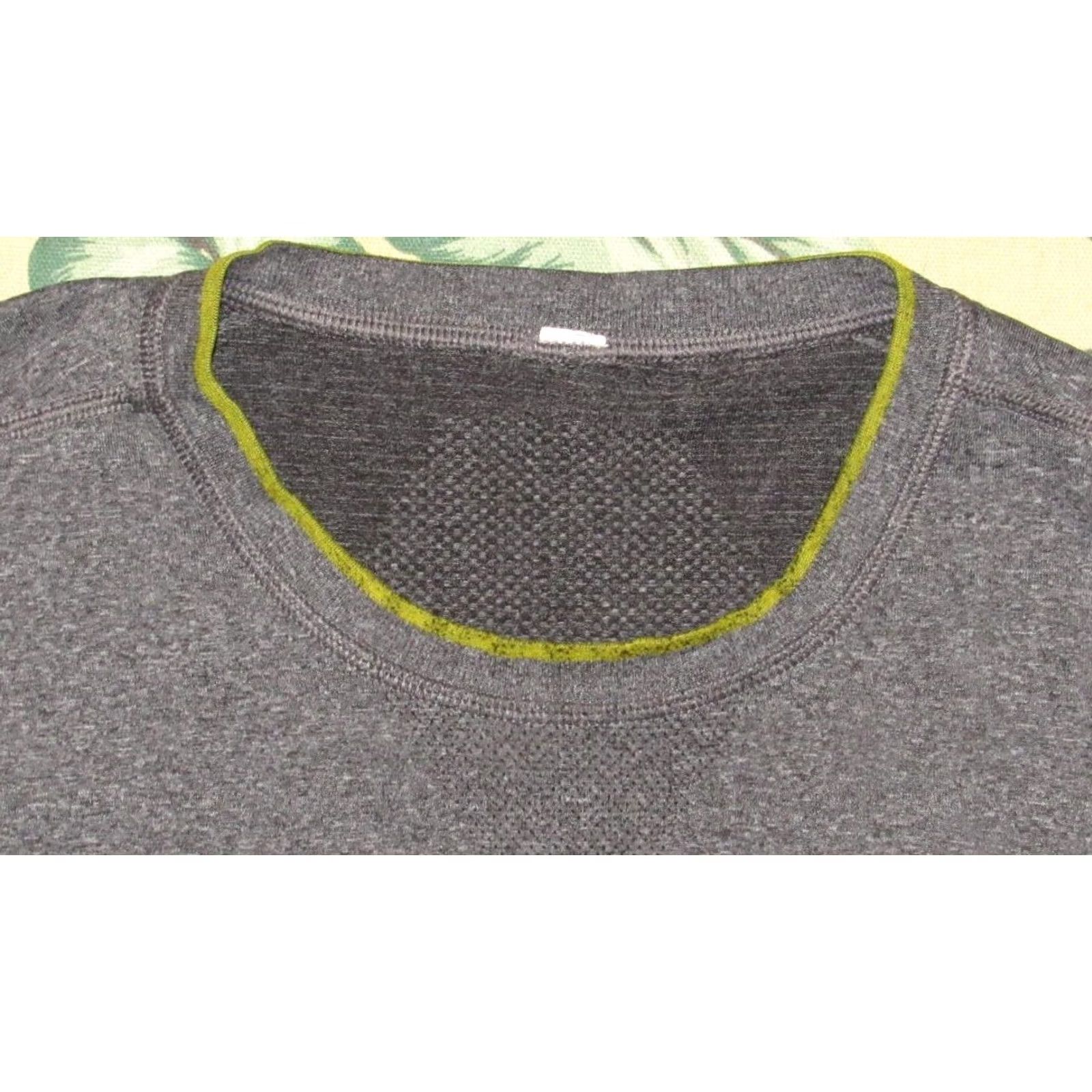 Lululemon LULULEMON Grey Short Sleeve Tech T Shirt Large L Mens Size US L / EU 52-54 / 3 - 2 Thumbnail