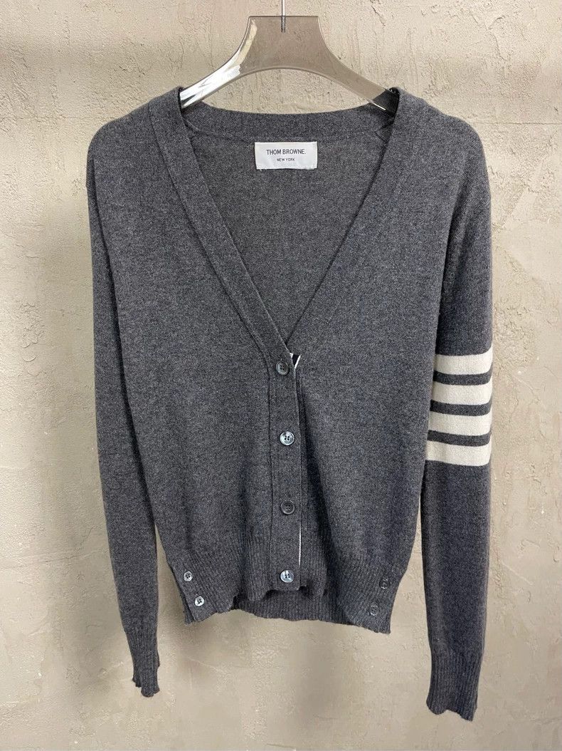 Thom Browne Thom browne Gray four-striped cashmere cardigan sweater 250 Size US L / EU 52-54 / 3 - 3 Thumbnail