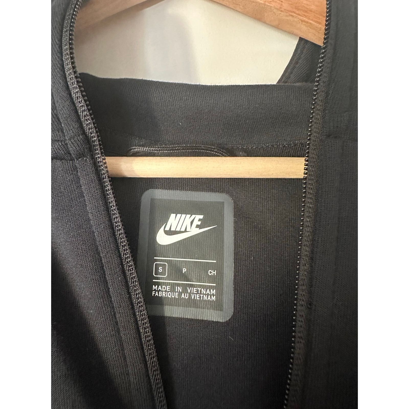 Nike Nike Women's Tech Fleece Jacket Black CW4298-010 - Size S Size US S / EU 44-46 / 1 - 4 Thumbnail