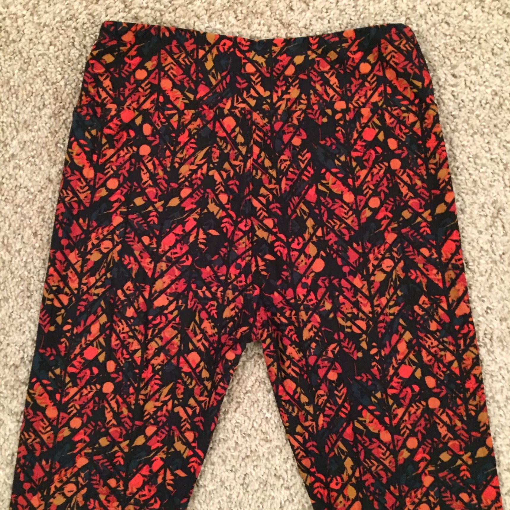 Vintage LuLaRoe Leggings One Size OS Black Orange Floral NWOT Size 42" / US 20 - 7 Thumbnail