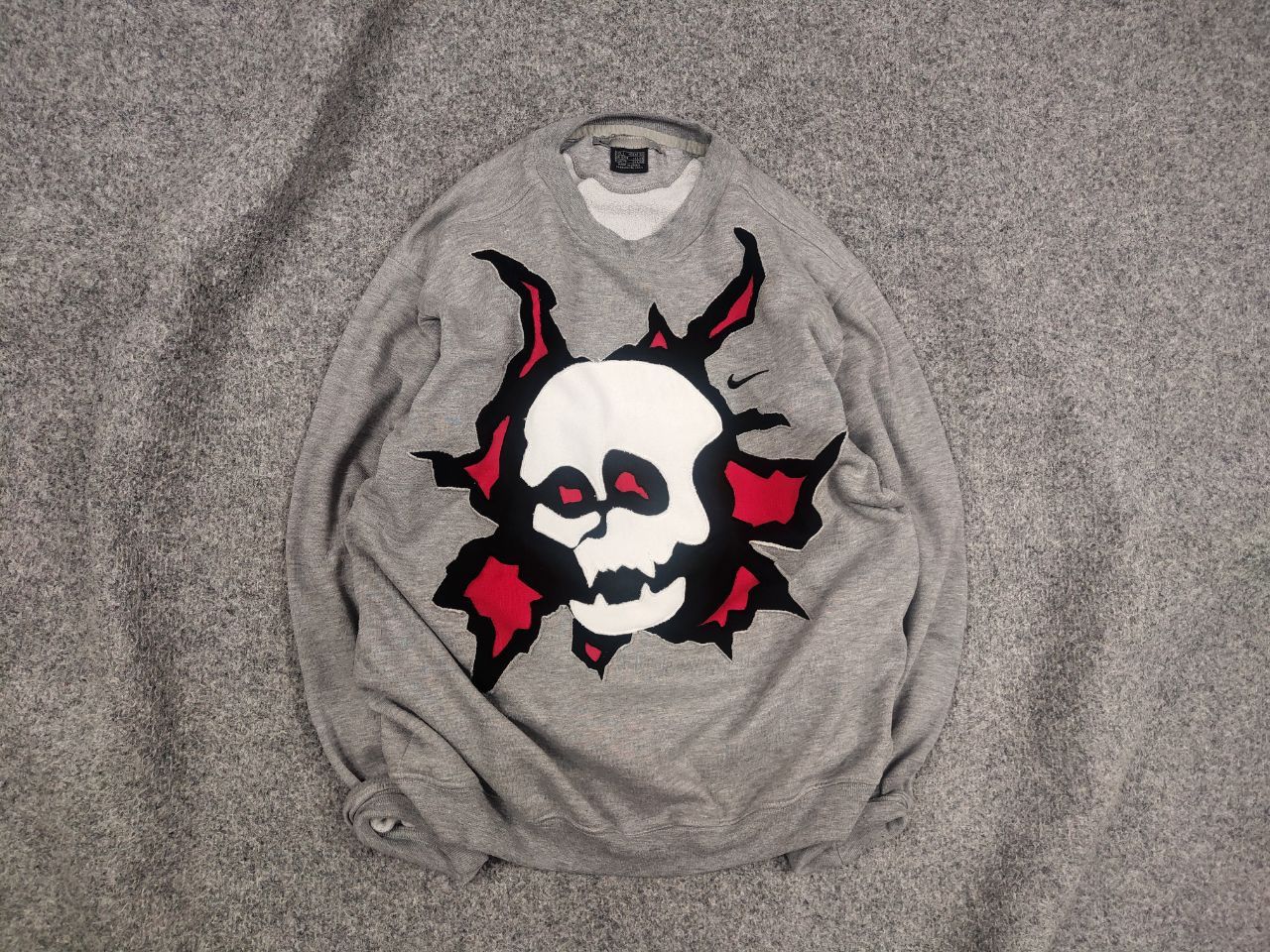 Nike Vintage Nike USA Custom Skeleton Oversized Sweatshirt Y2K Size US S / EU 44-46 / 1 - 1 Thumbnail