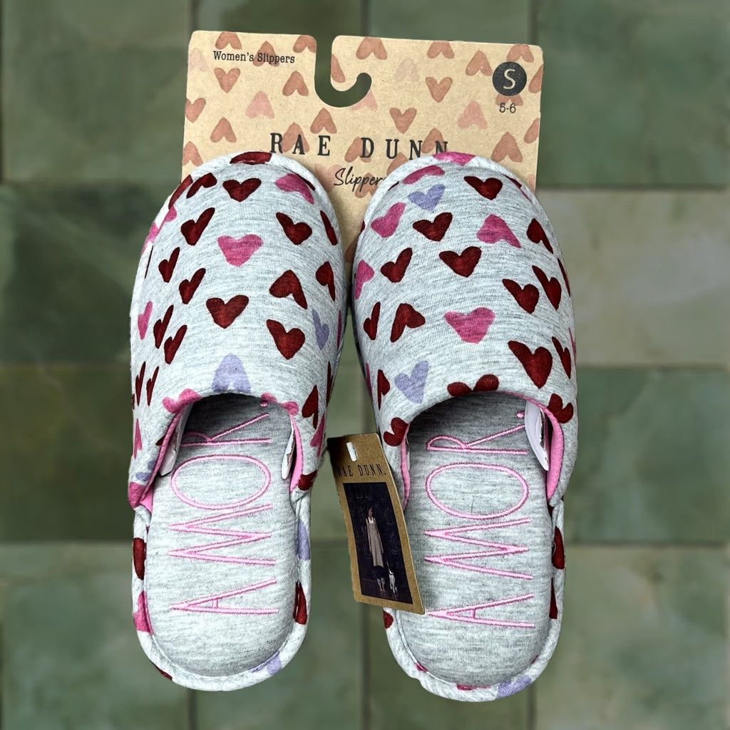 Vintage Rae Dunn Women Slippers Small 5-6 Pink Red Hearts Love Amor Valentines Size ONE SIZE - 1 Thumbnail