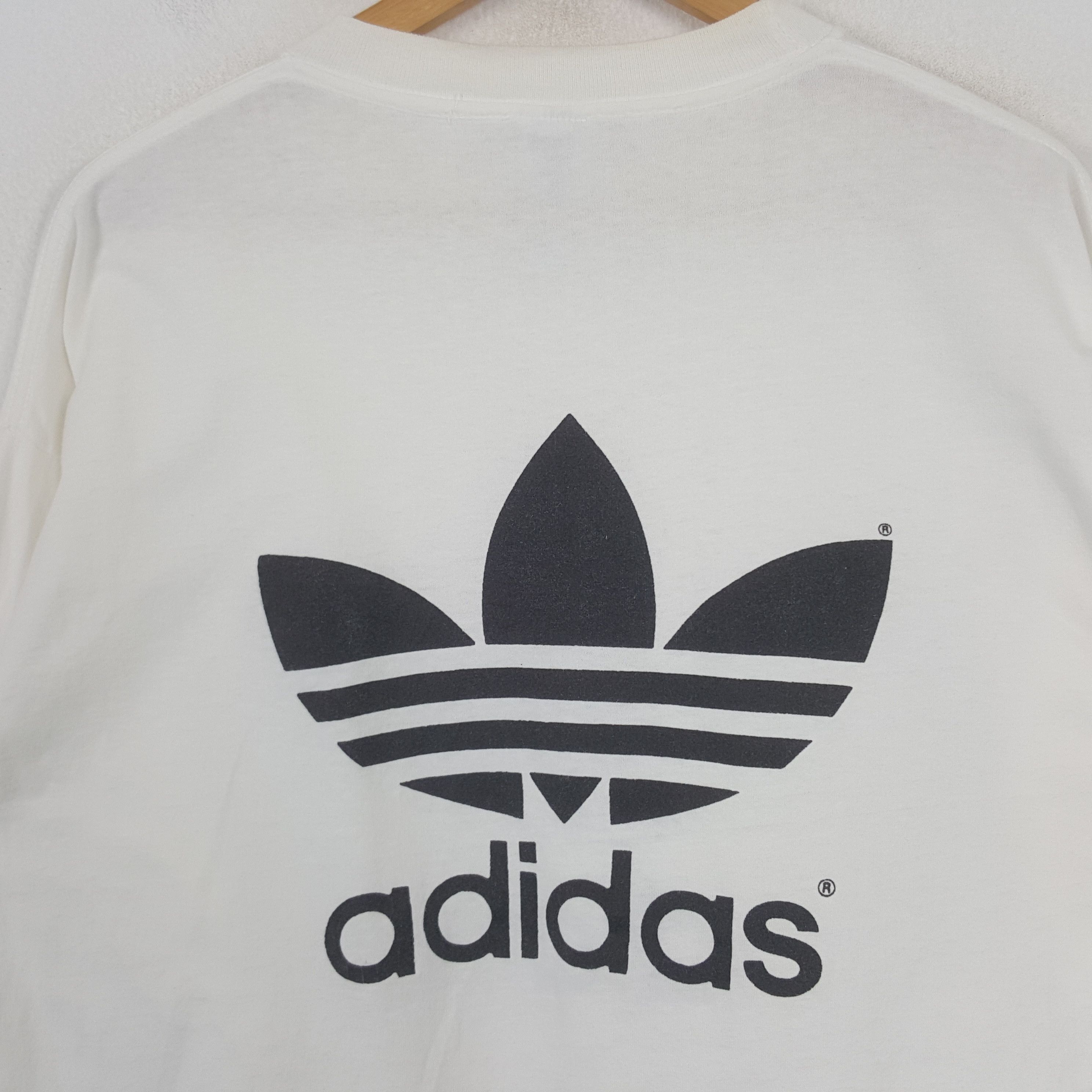 Adidas Vintage Adidas American Sports Logo Tshirt C285N75 Size US L / EU 52-54 / 3 - 4 Thumbnail