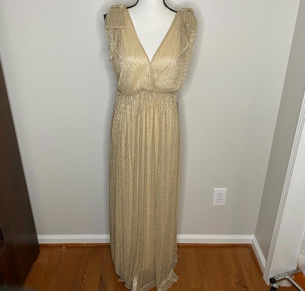 Express Express x Rachel Zoe Elegant Gold Metallic Evening NWT Gown Size XL / US 12-14 / IT 48-50 - 1 Thumbnail