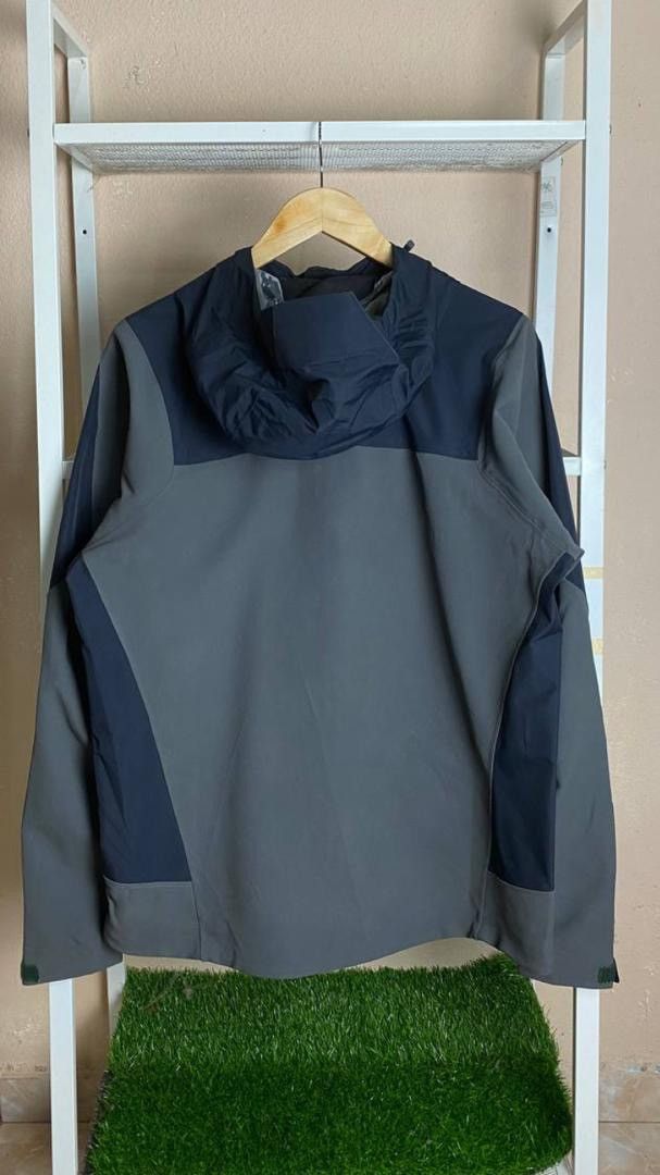 Patagonia Patagonia Water-Resistant Hooded Jacket (Pit 22.5) Size US M / EU 48-50 / 2 - 7 Thumbnail