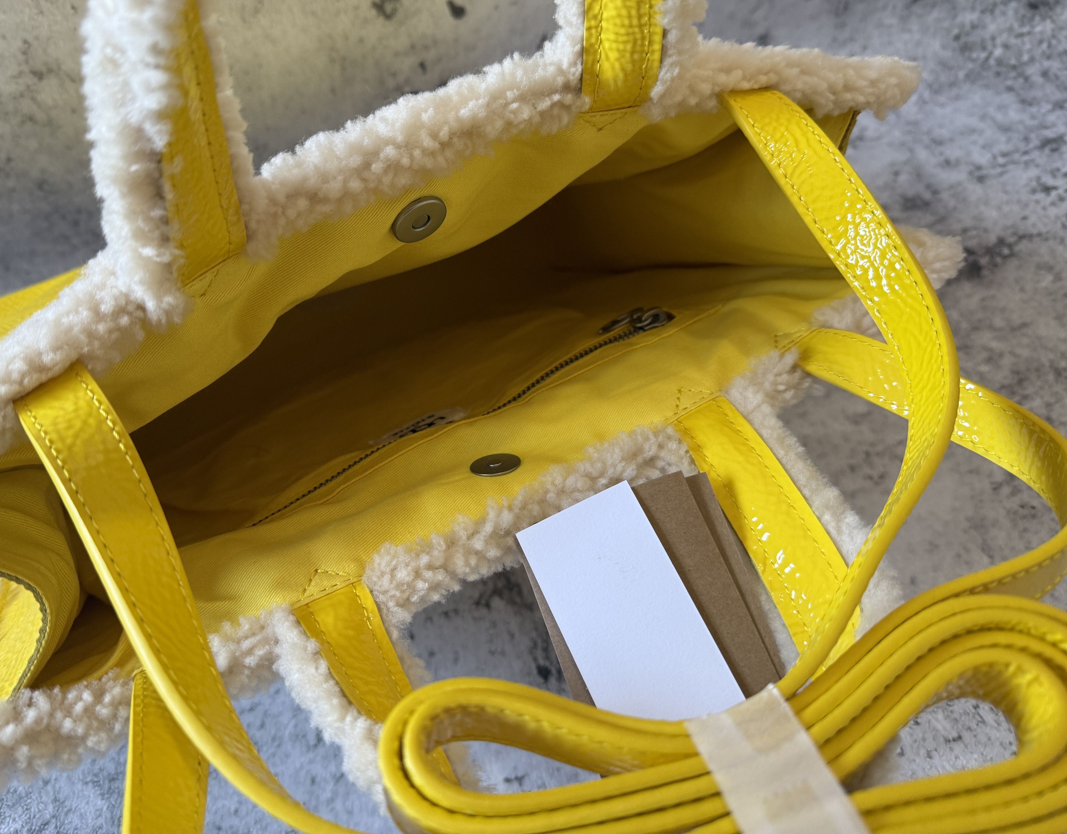 Telfar × Ugg UGG X TELFAR MEDIUM SHOPPER CRINKLE YELLOW TAX Size ONE SIZE - 6 Thumbnail