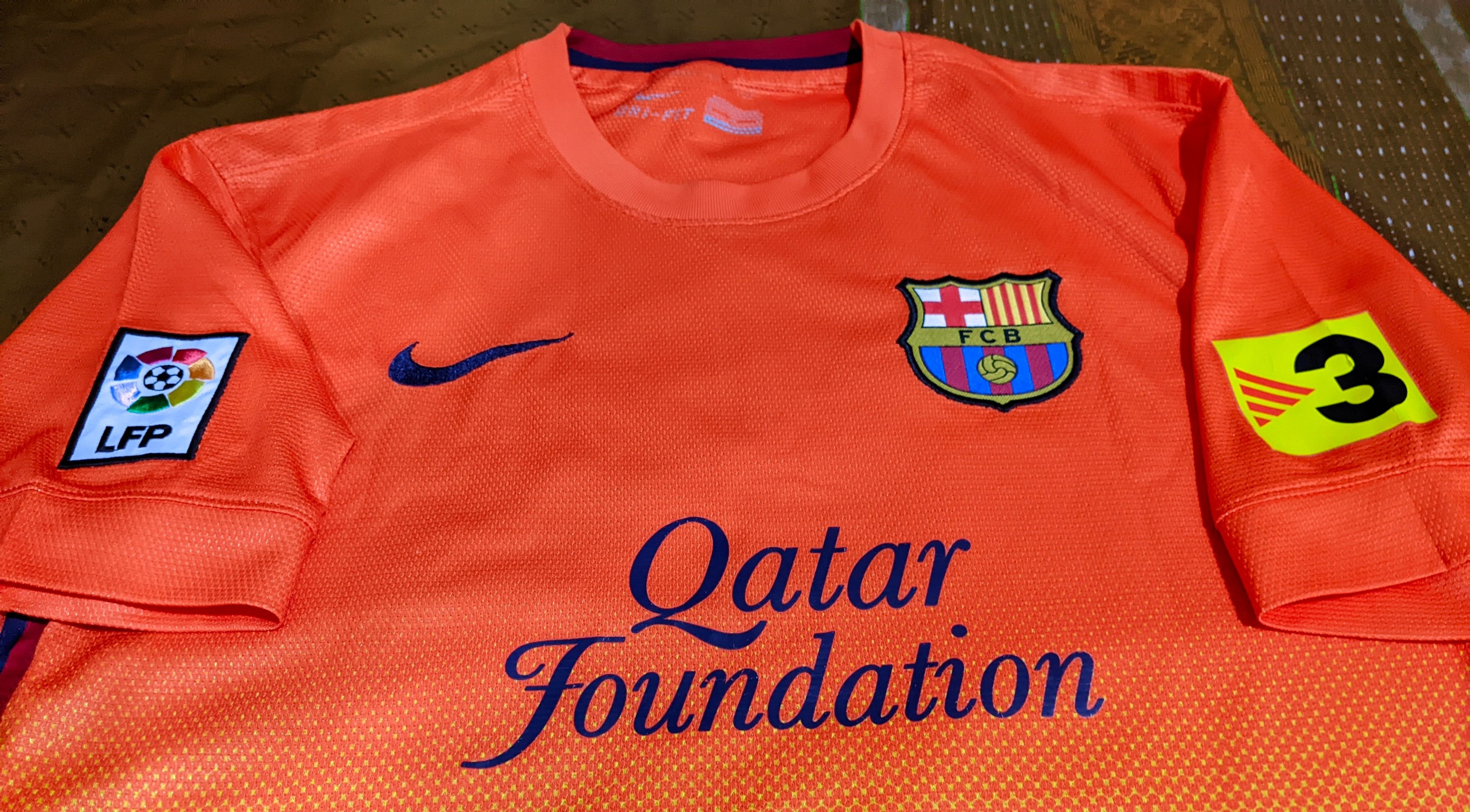 Nike Barcelona 2012-13 Lionel Messi away jersey football shirt Size US M / EU 48-50 / 2 - 3 Thumbnail