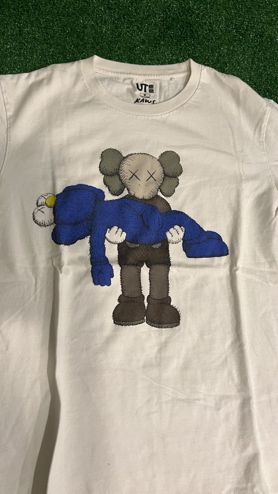 Kaws × Uniqlo KAWS x Uniqlo Gone Tee Size US M / EU 48-50 / 2 - 2 Thumbnail