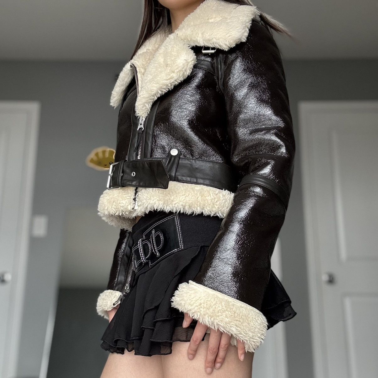 Urban Outfitters Urban Outfitters Sherpa Lined Patent Leather Aviator Jacket Size S / US 4 / IT 40 - 12 Thumbnail