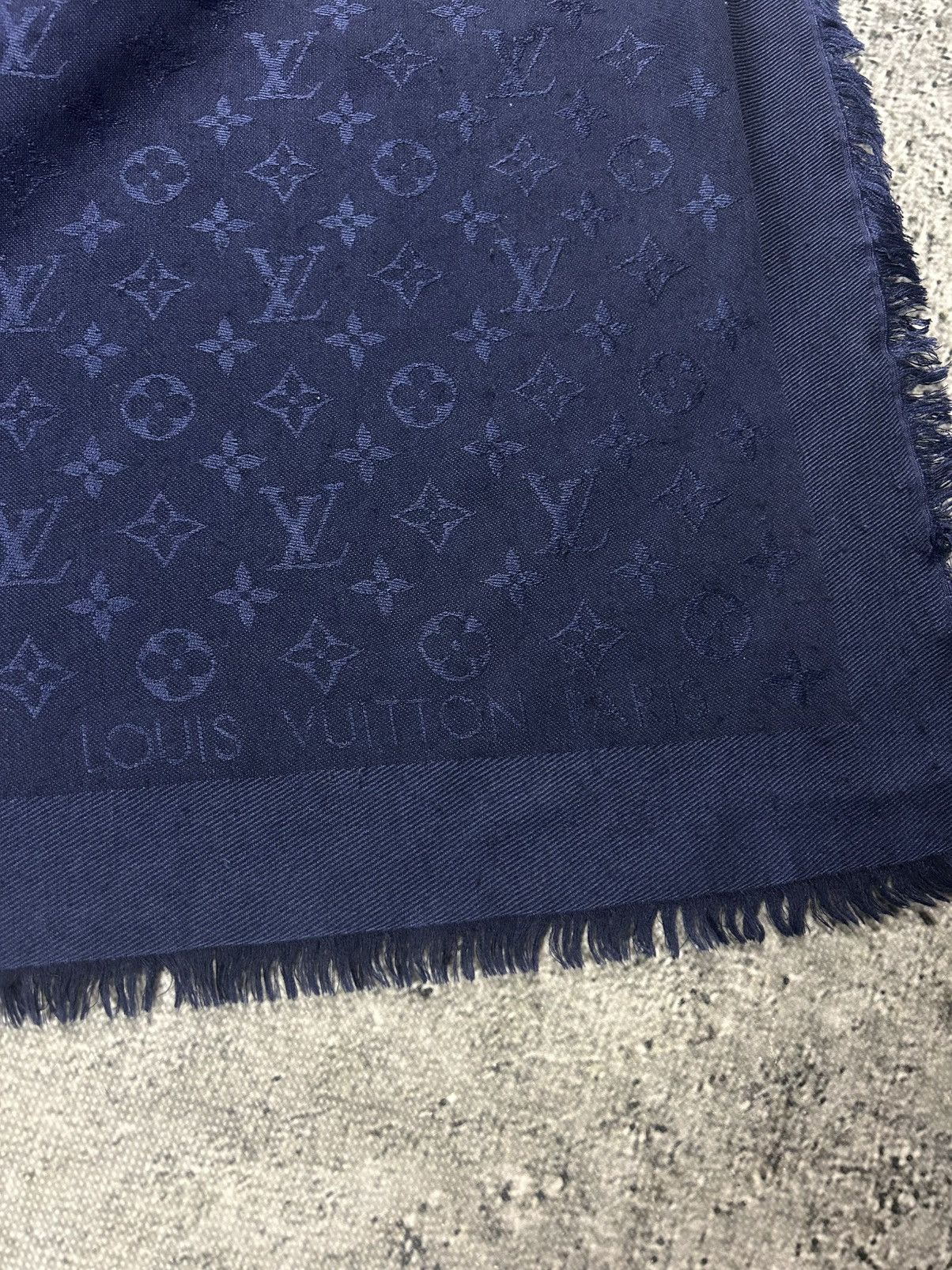 Louis Vuitton Louis Vuitton scarf navy cashmere monogram long Size ONE SIZE - 7 Thumbnail