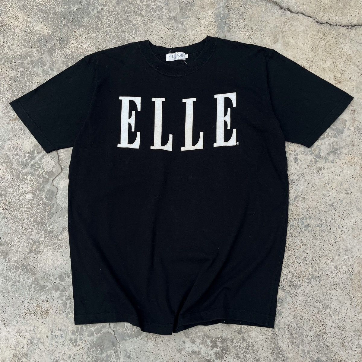 Vintage Vintage Elle Paris Nice Big Logo Design Tee Rare Size US XL / EU 56 / 4 - 1 Thumbnail