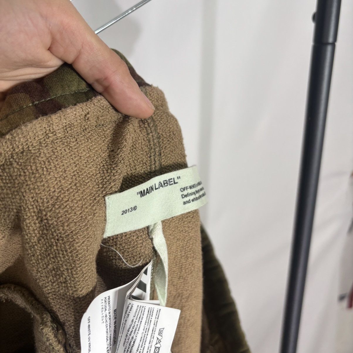 Off-White OFF-WHITE Seeing Things Camo Sweats Size M Used Size US 34 / EU 50 - 8 Thumbnail