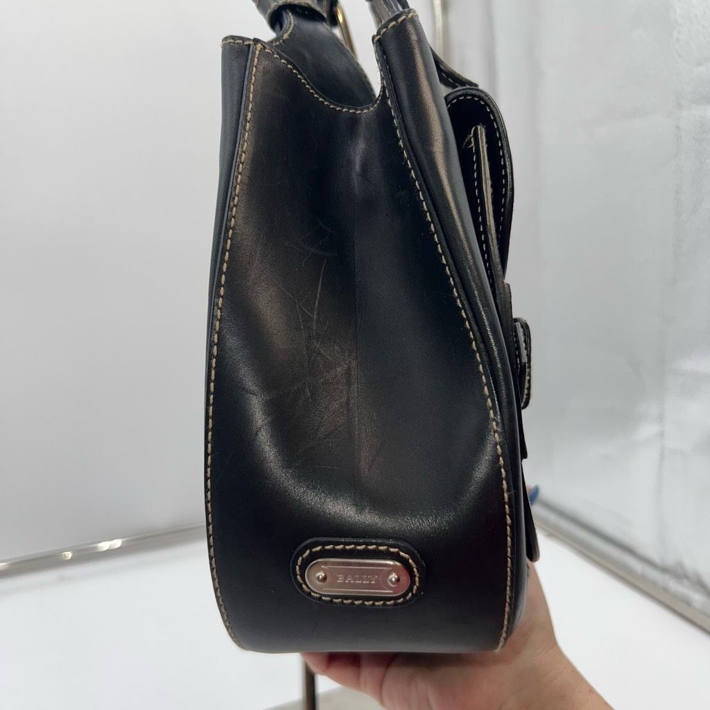 Bally Bally Saddle Leather Buckle Trim Shoulder Bag Made in Switzerland Size ONE SIZE - 5 Thumbnail