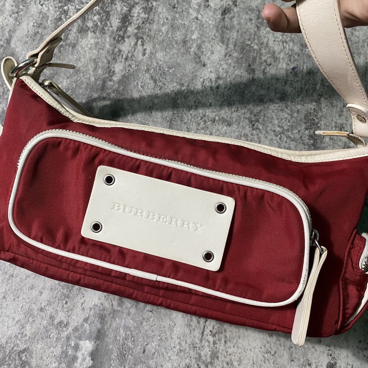 Burberry Burberry Red Shoulder Bag Size ONE SIZE - 3 Thumbnail