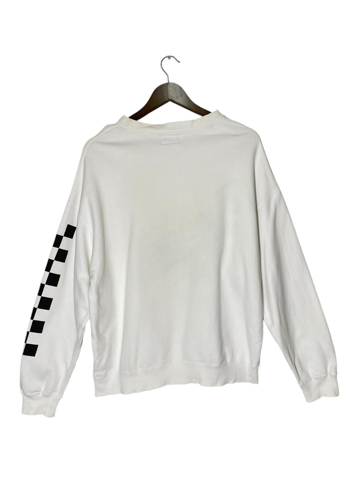 Japanese Brand VANS OFF THE WALL CREWNECK BIG LOGO PRINT SIZE L Size US L / EU 52-54 / 3 - 8 Thumbnail