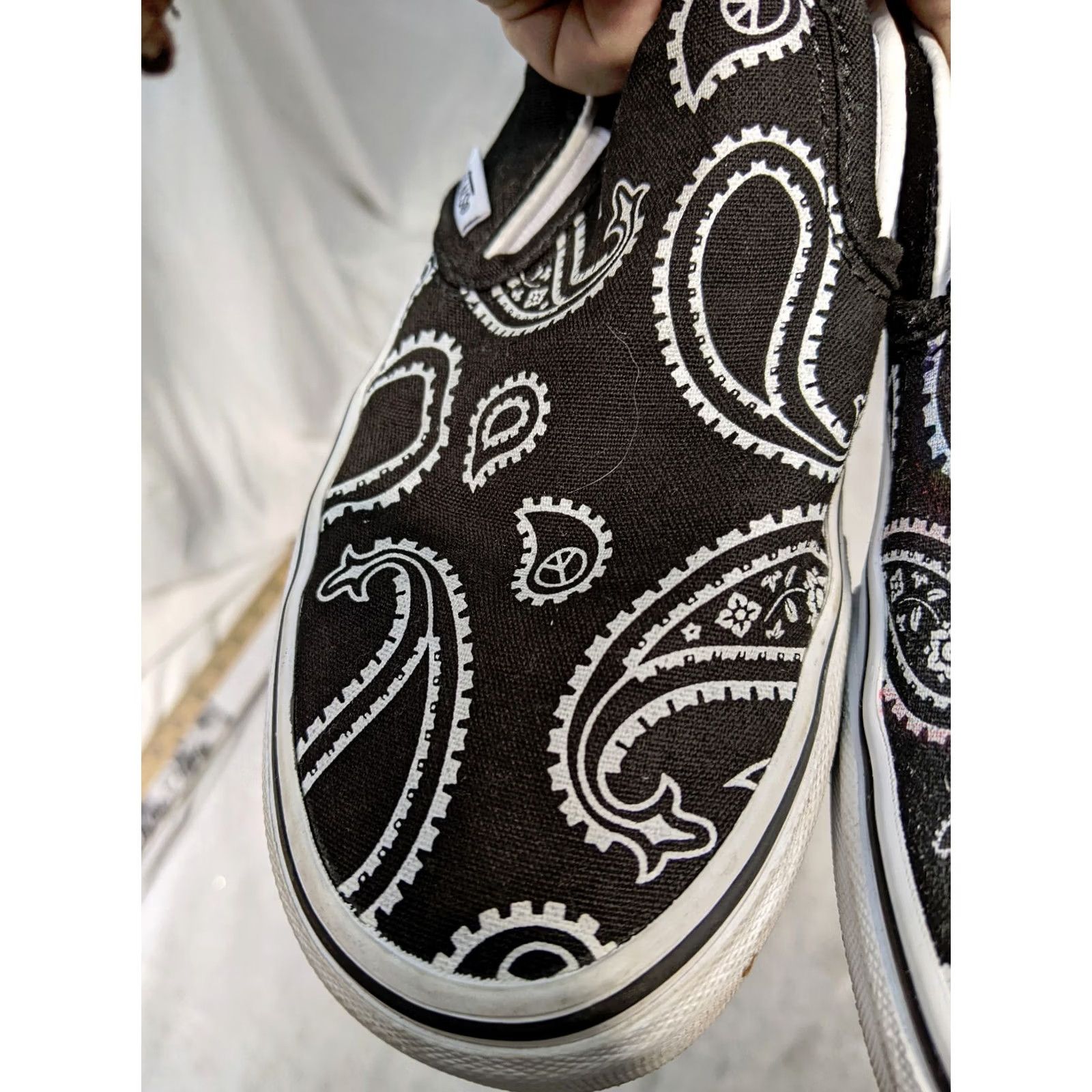 Vans Vans Slip-On Sneakers Womens 6 Black White Paisley Canvas Low Top Coloring Size M / US 6-8 / IT 42-44 - 4 Thumbnail