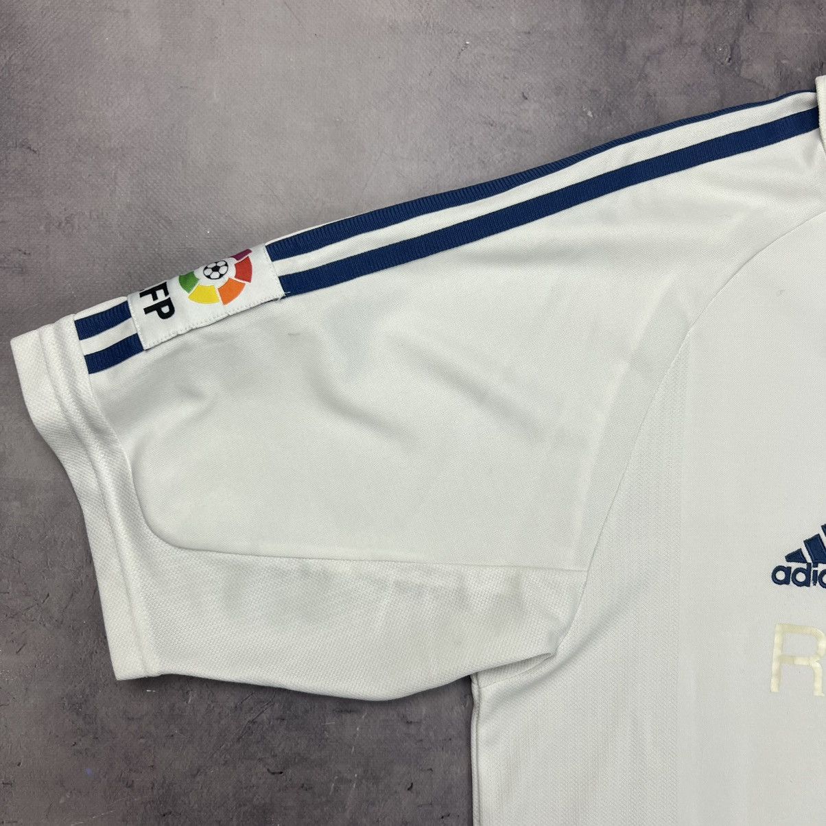 Adidas Rare! Raul 7 Real Madrid Adidas Soccer Jersey Shirt 00s Size US M / EU 48-50 / 2 - 12 Thumbnail