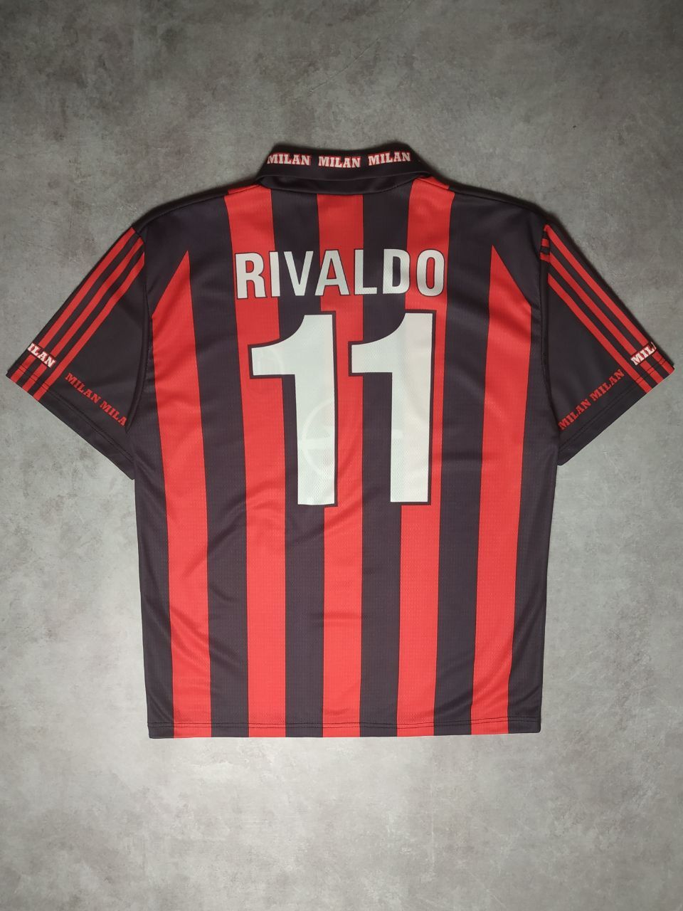 Vintage Rivaldo AC Milan vintage soccer jersey 90’s shirt Italy Size US S / EU 44-46 / 1 - 1 Thumbnail