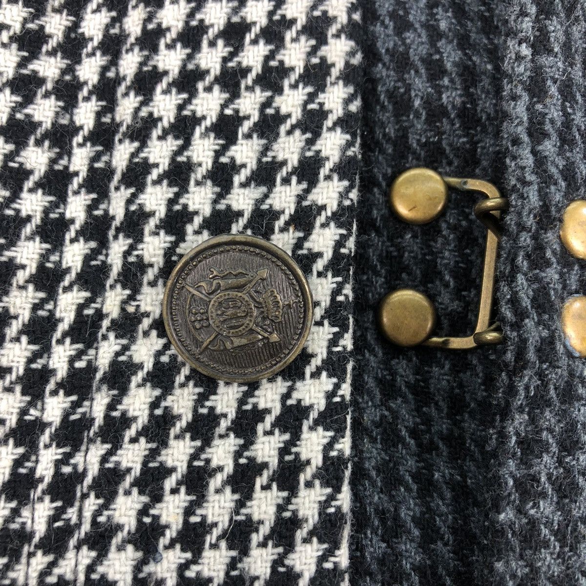Japanese Brand Vintage 90’s Twenty Works Clasp Houndstooth Jacket Size US M / EU 48-50 / 2 - 5 Thumbnail