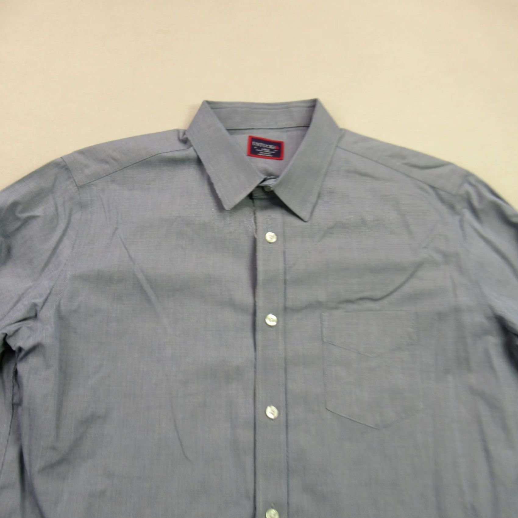 UNTUCKit UNTUCKit Shirt Mens Large Long Sleeve Button Front Casual Gray Lightweight Size US L / EU 52-54 / 3 - 3 Thumbnail