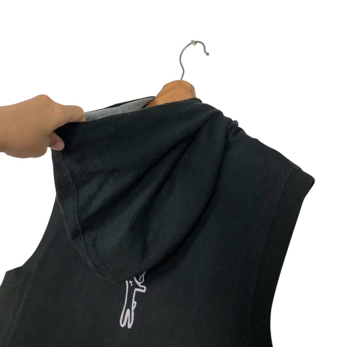 Japanese Brand 🔥SLEEVELESS TANKTOP HOODIE MISCHIEVOUS BIG LOGO PUNK STYLE Size US M / EU 48-50 / 2 - 12 Thumbnail