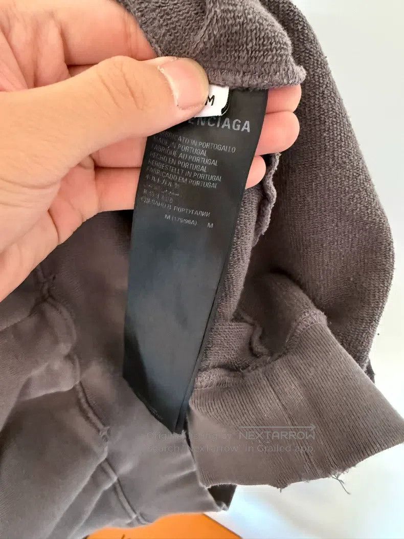 Balenciaga Balenciaga Distressed Logo Coke Sweatshirt M Size Size US M / EU 48-50 / 2 - 4 Thumbnail