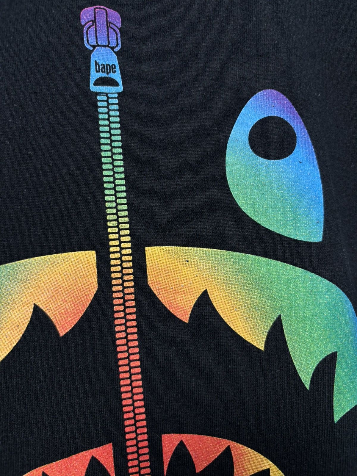 Bape Bape Shark Rainbow t-shirt Size US XL / EU 56 / 4 - 5 Thumbnail