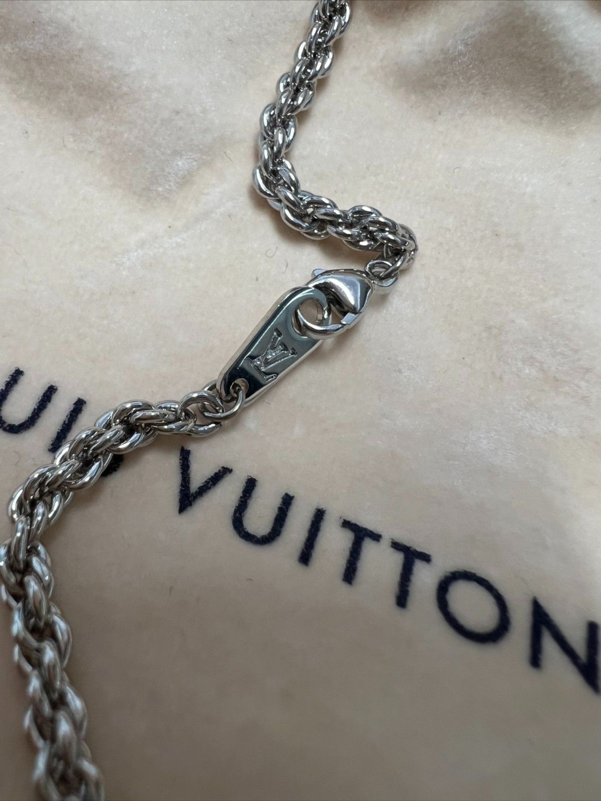 Louis Vuitton Louis Vuitton x Nigo Squared Strass Necklace Size ONE SIZE - 6 Thumbnail
