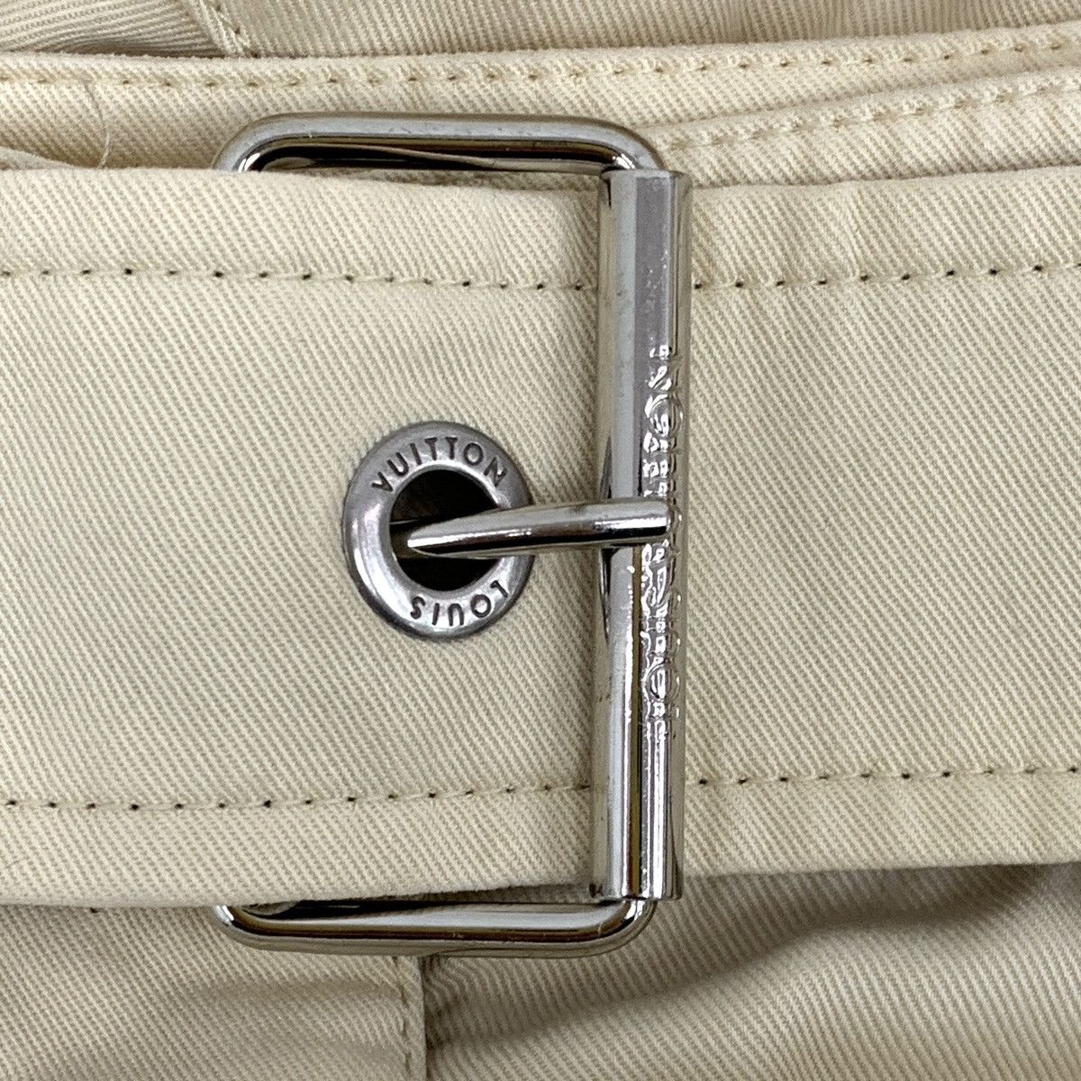 Louis Vuitton Louis Vuitton Beige Buckle Detail Carrot Pants K26WX Size 25" / US 0 / IT 36 - 5 Thumbnail