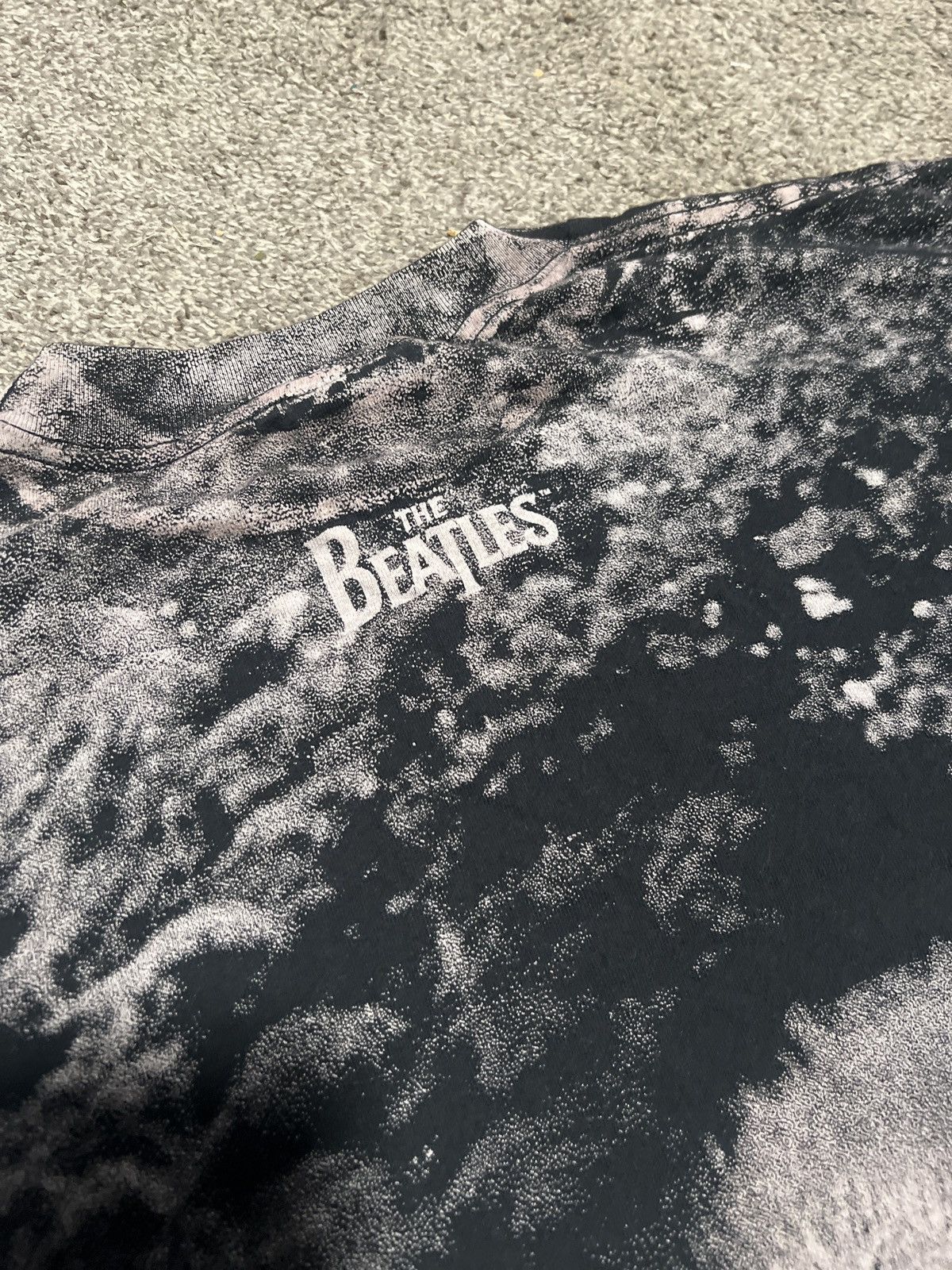 Band Tees Vintage 1995 AOP The Beatles T Shirt Size XL Size US XL / EU 56 / 4 - 7 Thumbnail