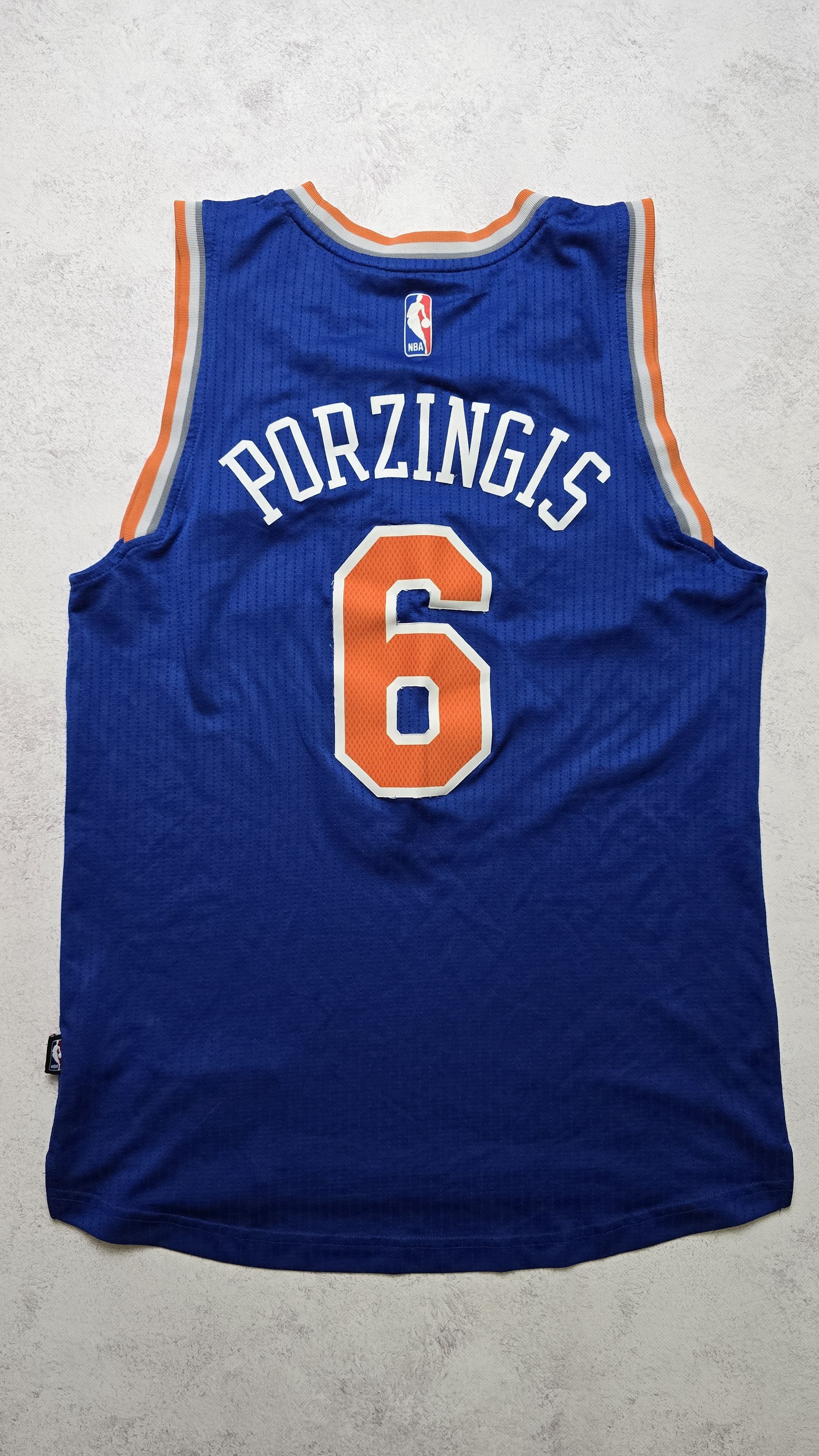 Adidas Adidas Swingman New York Knicks Kristaps Porzingis #6 Jersey Size US M / EU 48-50 / 2 - 2 Thumbnail