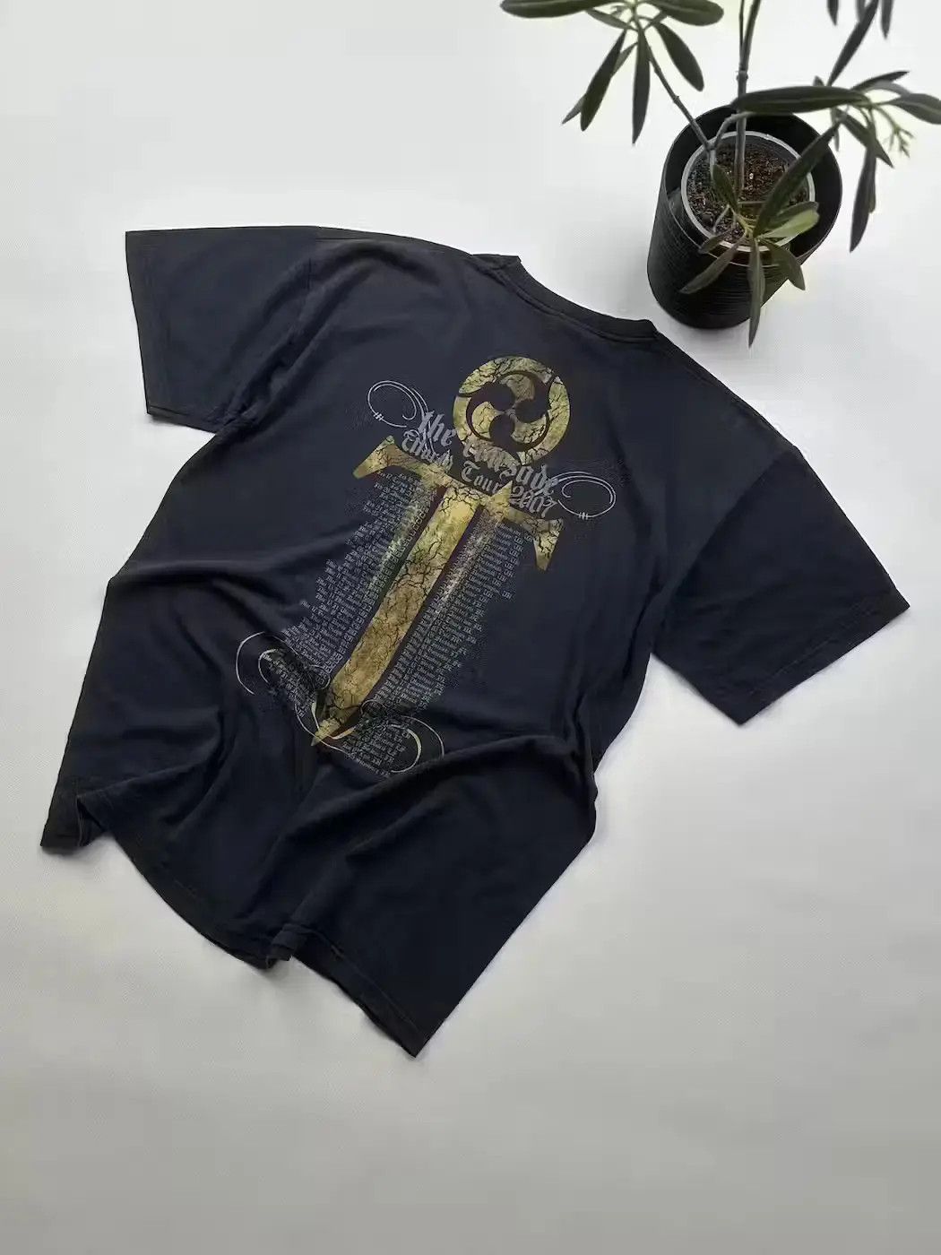 Band Tees Trivium 2008 Vintage T-Shirt (303) Size US L / EU 52-54 / 3 - 8 Thumbnail