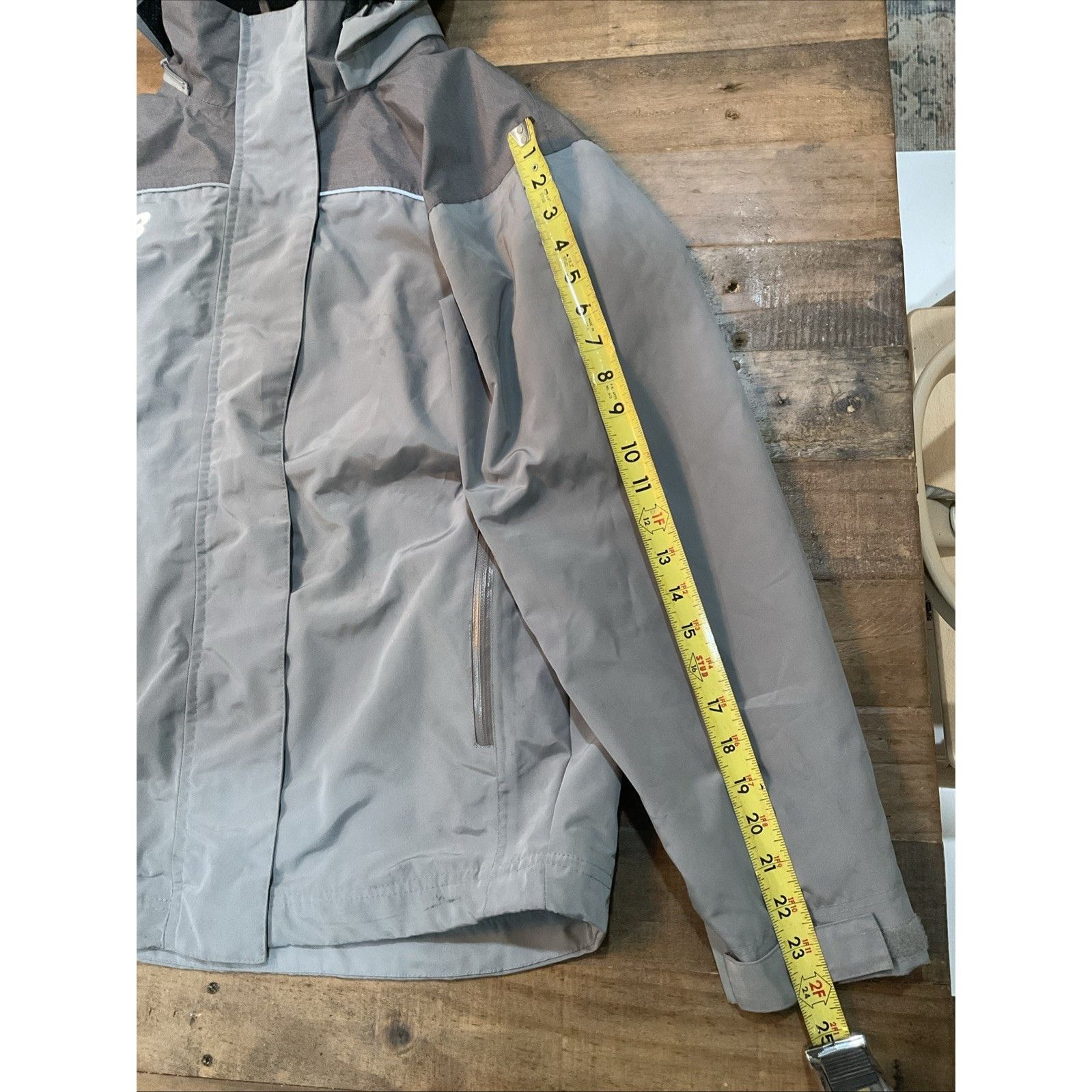 New Balance New Balance 2-Tone Gray Waterproof Rain Jacket XS – Hooded, Size US XS / EU 42 / 0 - 2 Thumbnail