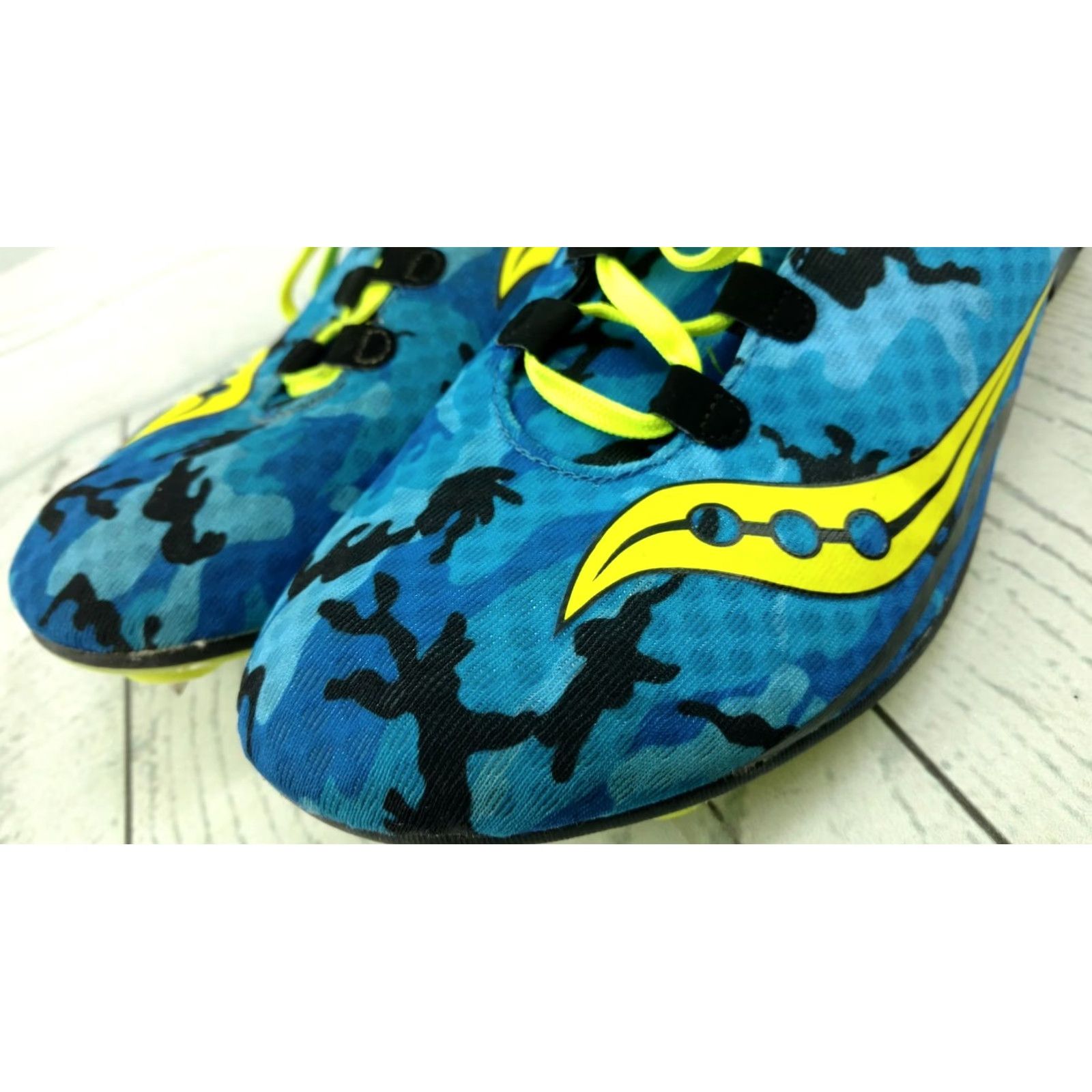 Saucony VINTAGE Saucony Vendetta Running Cleat Men’s Size 9 Blue Camo Pattern Cleats Shoe Size US 9 / EU 42 - 3 Thumbnail