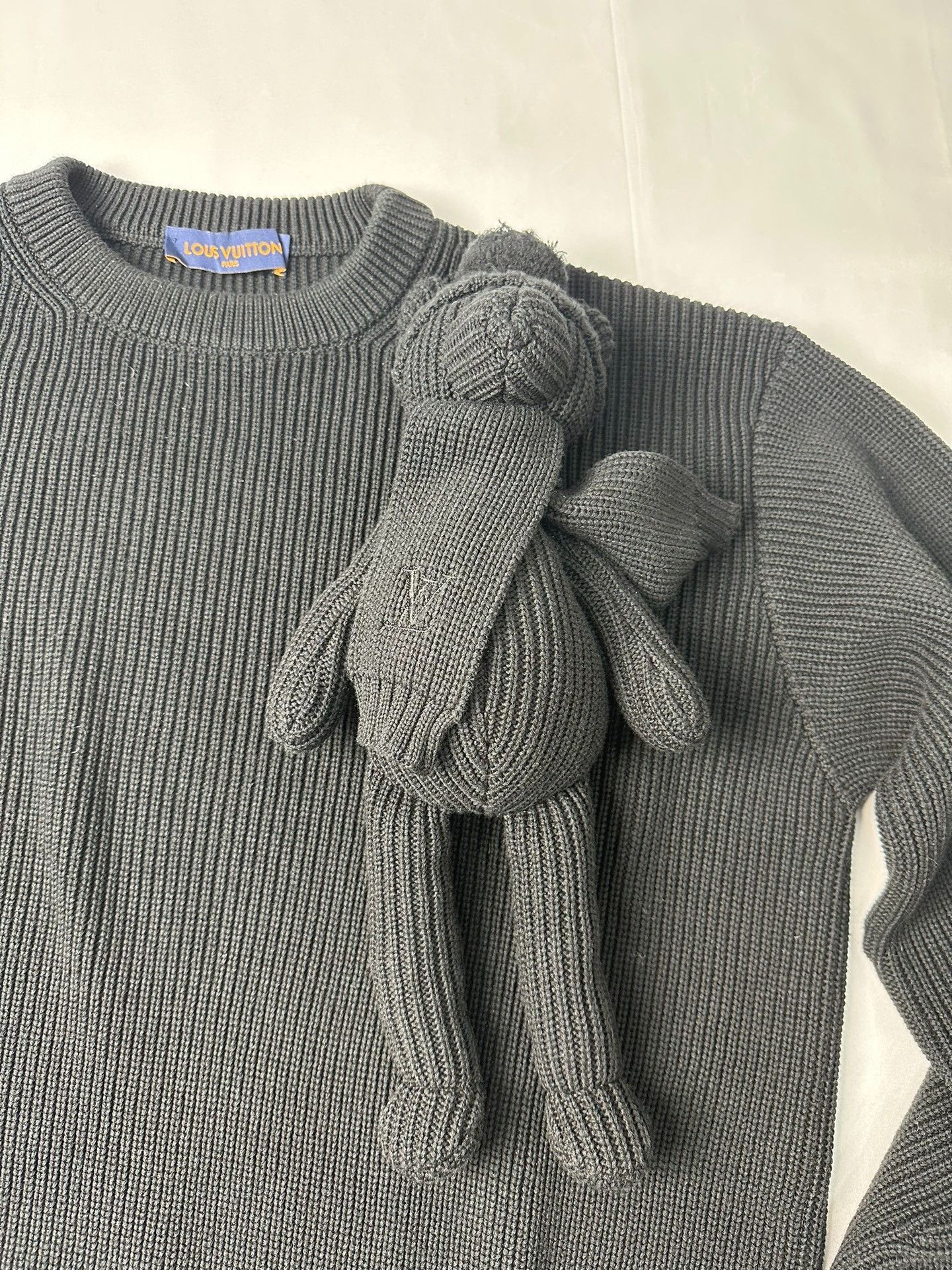 Louis Vuitton Louis Vuitton black doll sweater Nextarrow-2501 Size US XXL / EU 58 / 5 - 4 Thumbnail