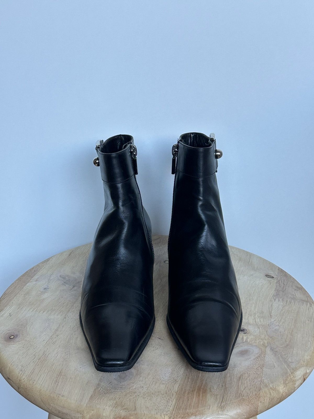 Louis Vuitton Louis Vuitton Black Leather Ankle Boots with Metal LV Buckle Size US 5 / IT 35 - 3 Thumbnail