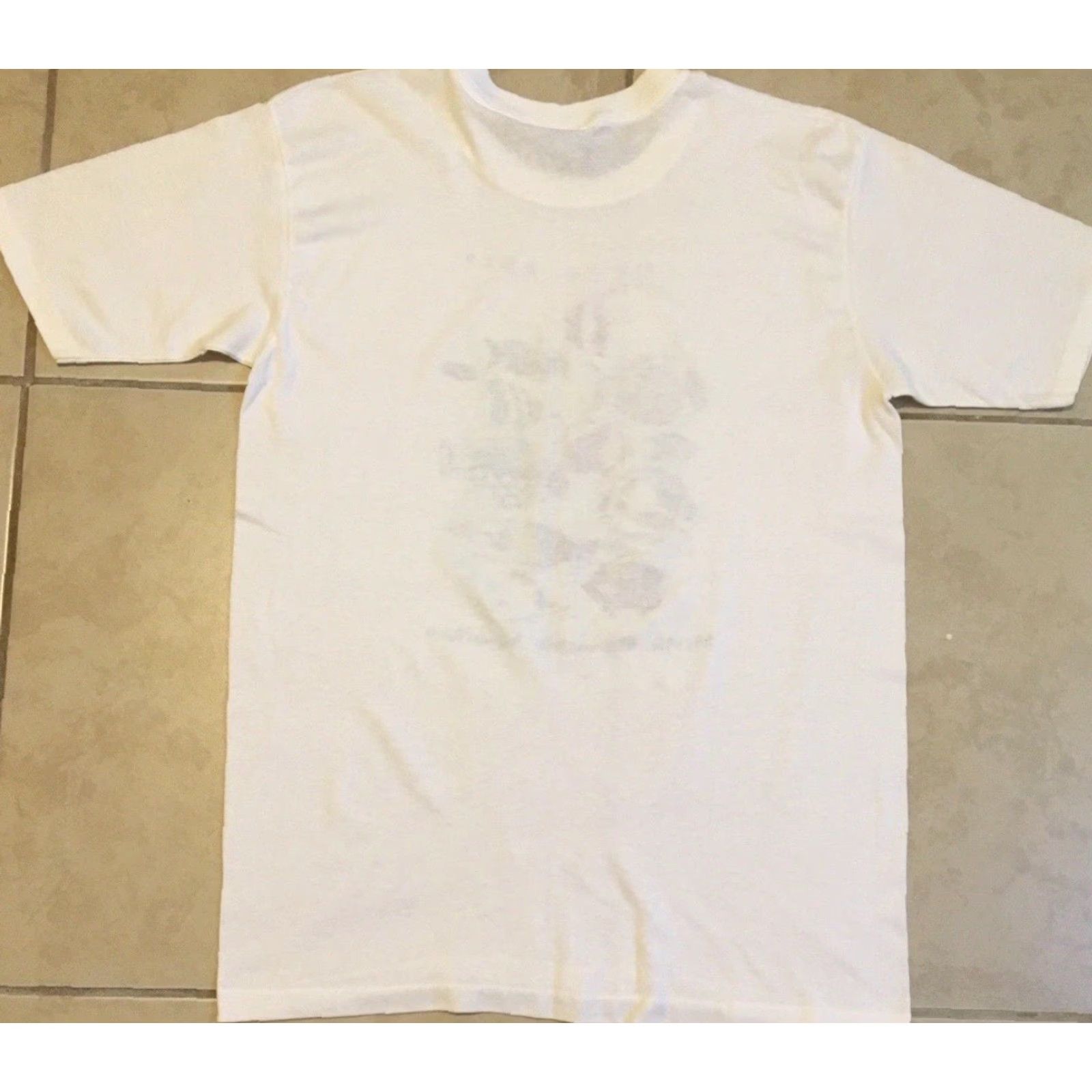 Vintage VINTAGE Mystic Aquarium Faded Coral Reef Shirt L White 90s 80s Surf Beach Grunge Rock Animals Art USA Hawaii Reef Fishing Ocean Reef Size US L / EU 52-54 / 3 - 6 Thumbnail