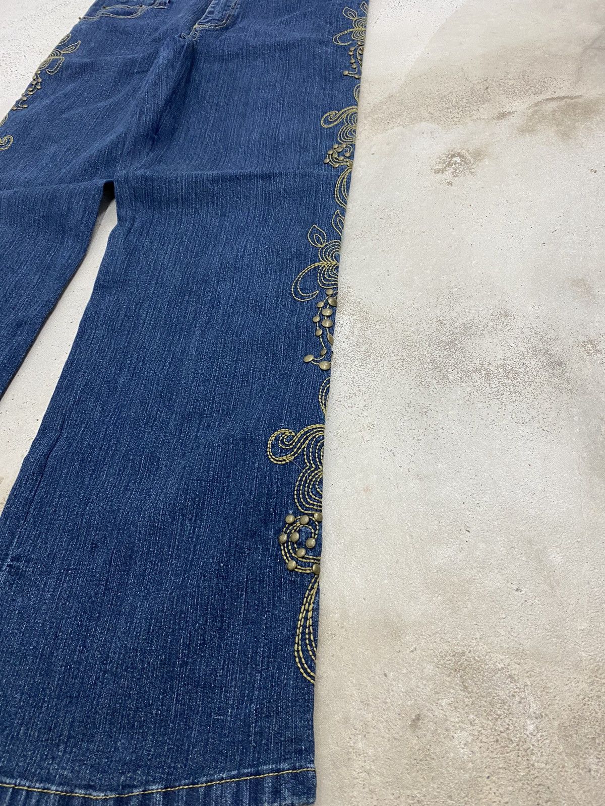 If Six Was Nine × Japanese Brand × Le Grande Bleu (L.G.B.) Flare Andre Denim Floral Embroidery Boho Chic Style Elegant Size US 31 - 5 Thumbnail