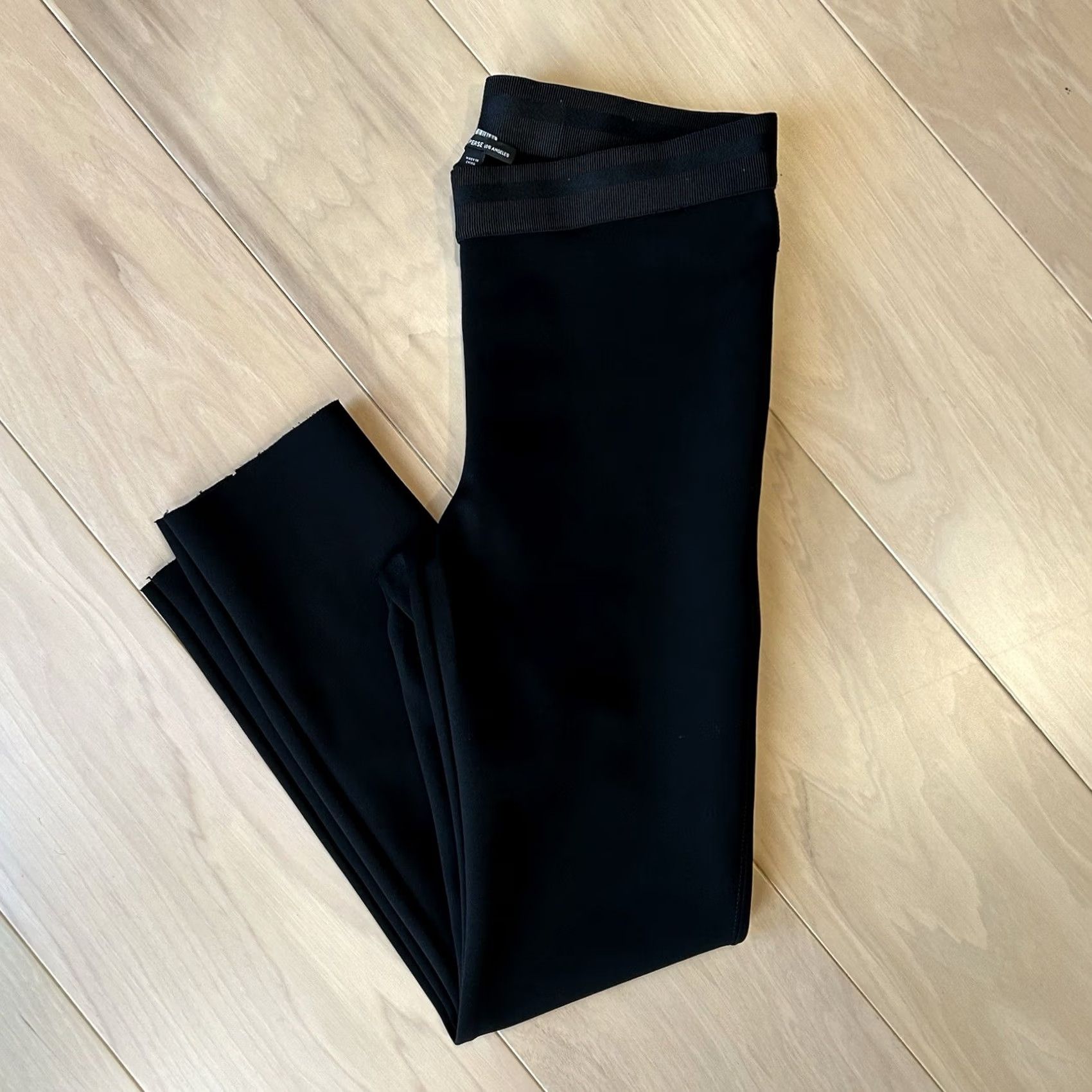 James Perse James Perse Los Angeles Matte Scuba Cropped Black Leggings Women’s 2 Size 26" / US 2 / IT 38 - 2 Thumbnail