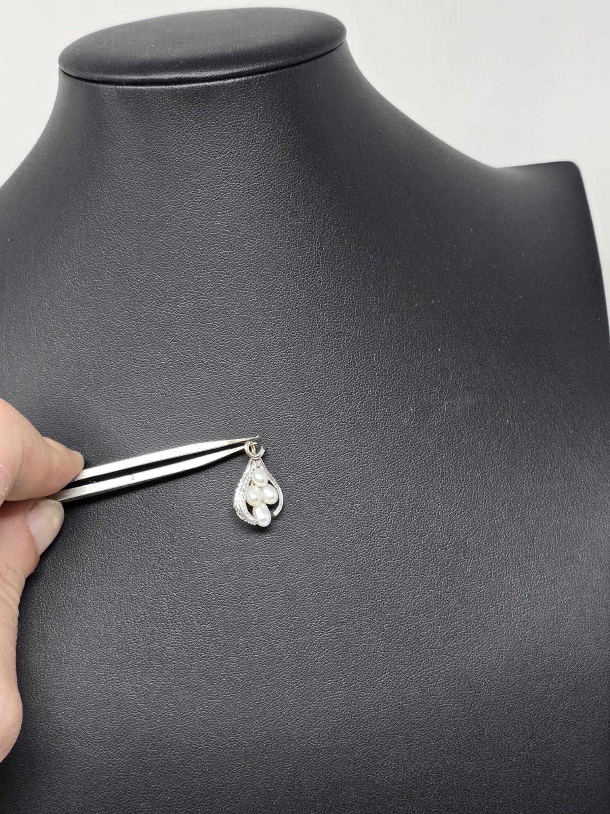 The Unbranded Brand Vintage 14k White Gold Pearl Cluster Leaf Pendant Unmarked Size ONE SIZE - 8 Thumbnail