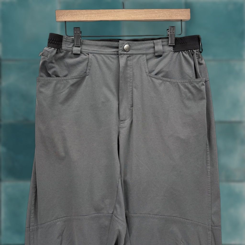 Duluth Trading Company Duluth Trading Co Pants Mens L Gray 32 Inseam Elastic Waist Pockets Flat Front Straight Leg Chino Streetwear Casual Workwear Vintage: No Size US 33 - 1 Thumbnail