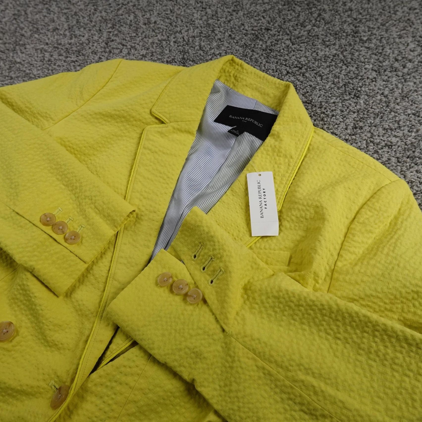 Banana Republic Banana Republic Blazer Womens 4 Yellow Seersucker Sport Coat Jacket Button Collared Lined Pockets Short Length Size S / US 4 / IT 40 - 2 Thumbnail