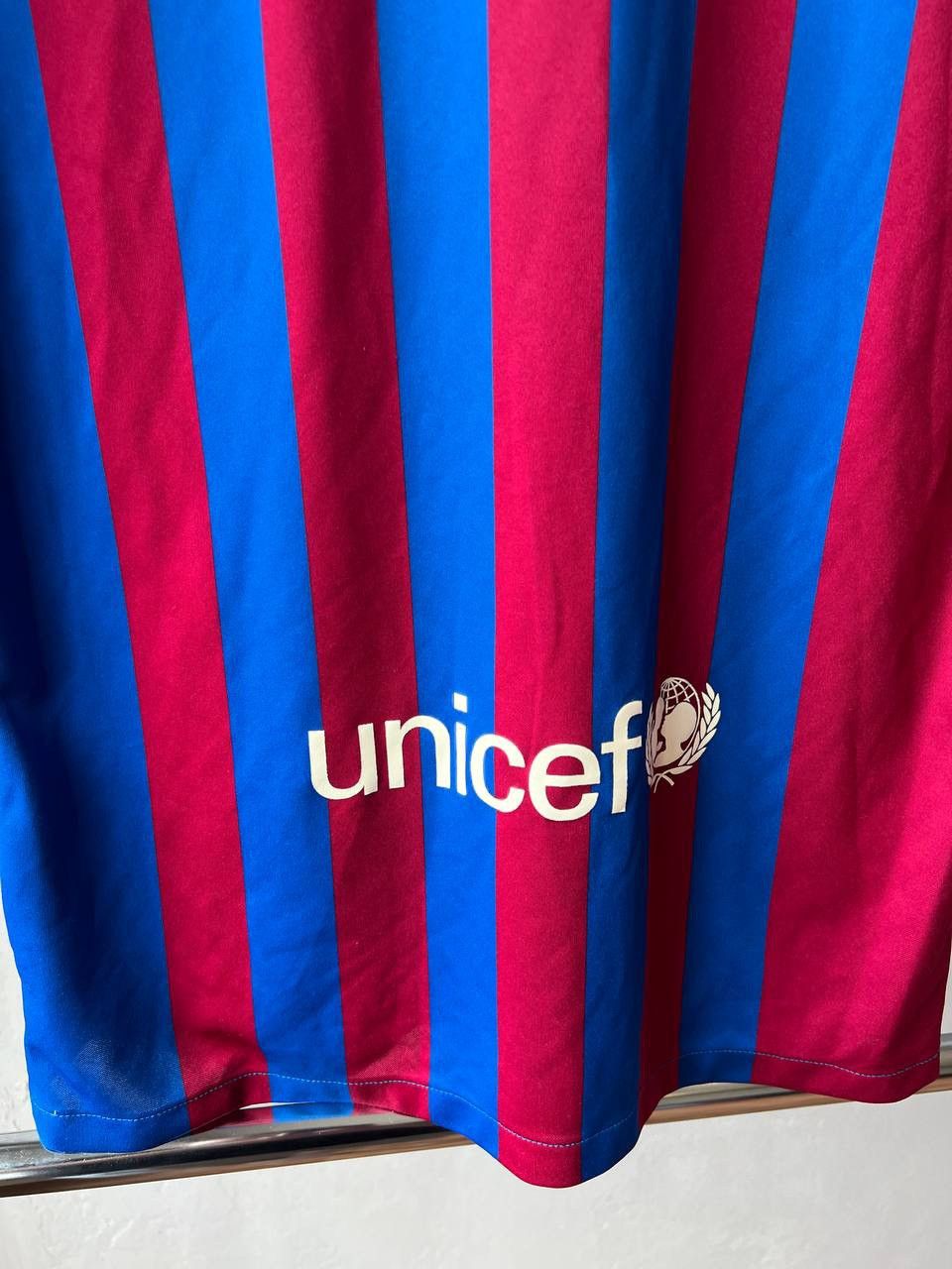 Nike 2021/22 BARCELONA FC HOME RARE SOCCER JERSEY SHIRT NIKE RARE Size US M / EU 48-50 / 2 - 15 Thumbnail