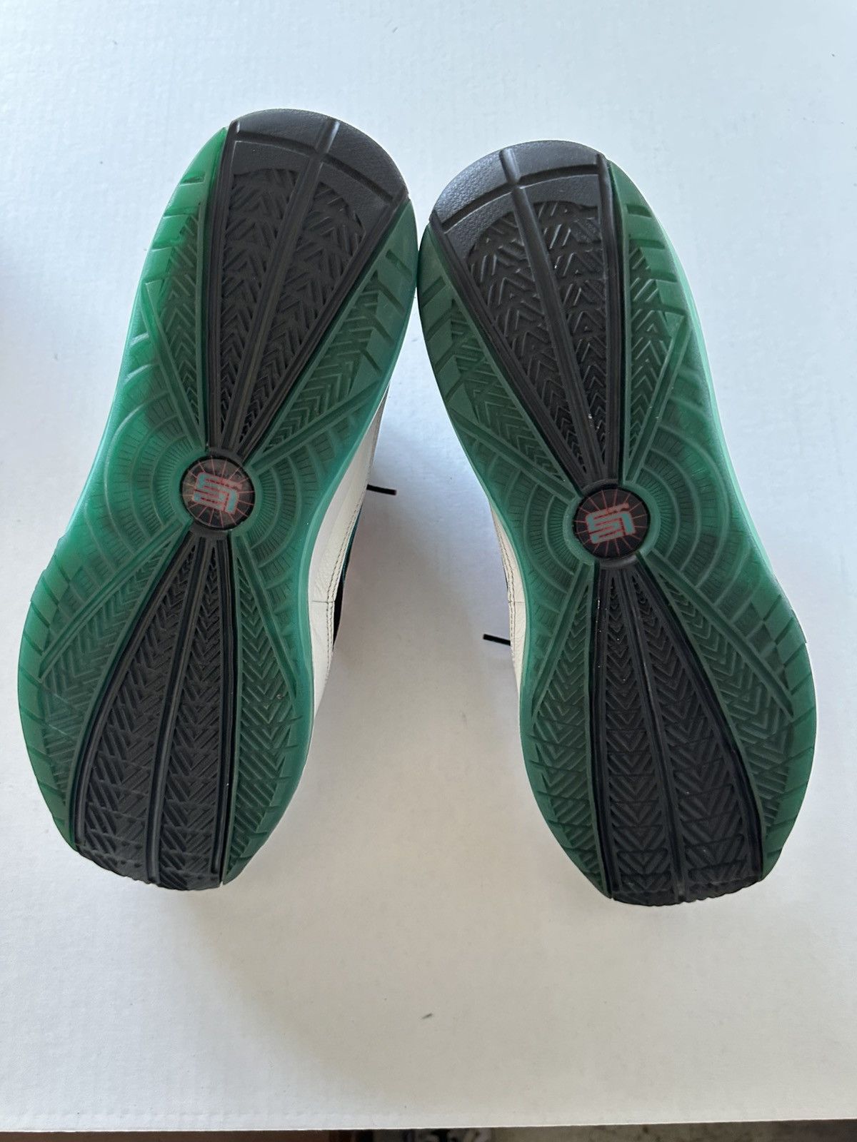 Nike Lebron 7 Red Carpet 2009 Size US 13 / EU 46 - 6 Thumbnail