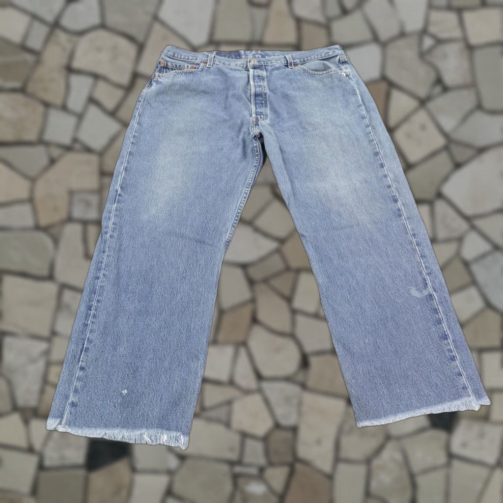 Levi's VINTAGE Levi's Jeans Mens 42x28 Denim 501 Button Fly Distressed Faded 90s USA Size US 42 / EU 58 - 1 Thumbnail