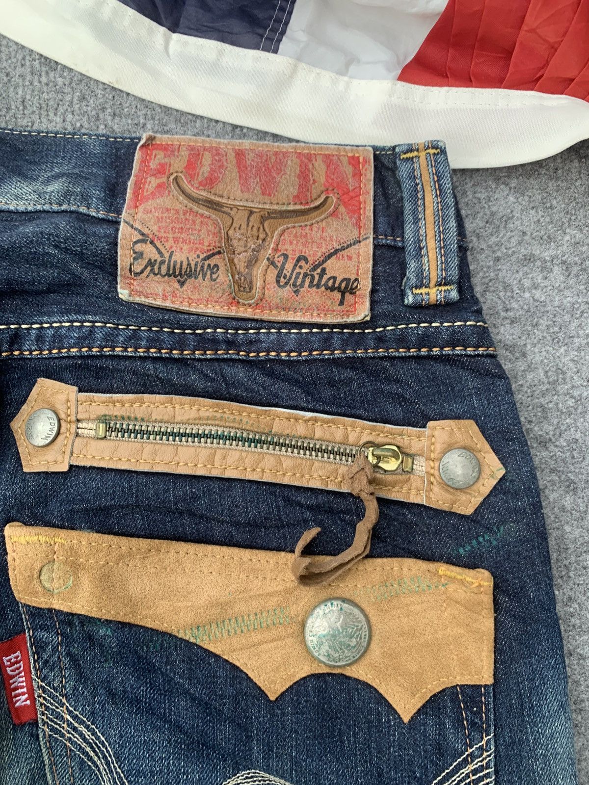 Edwin Edwin Buffalo head nice faded & rare for Japanese denim. Size US 34 / EU 50 - 4 Thumbnail