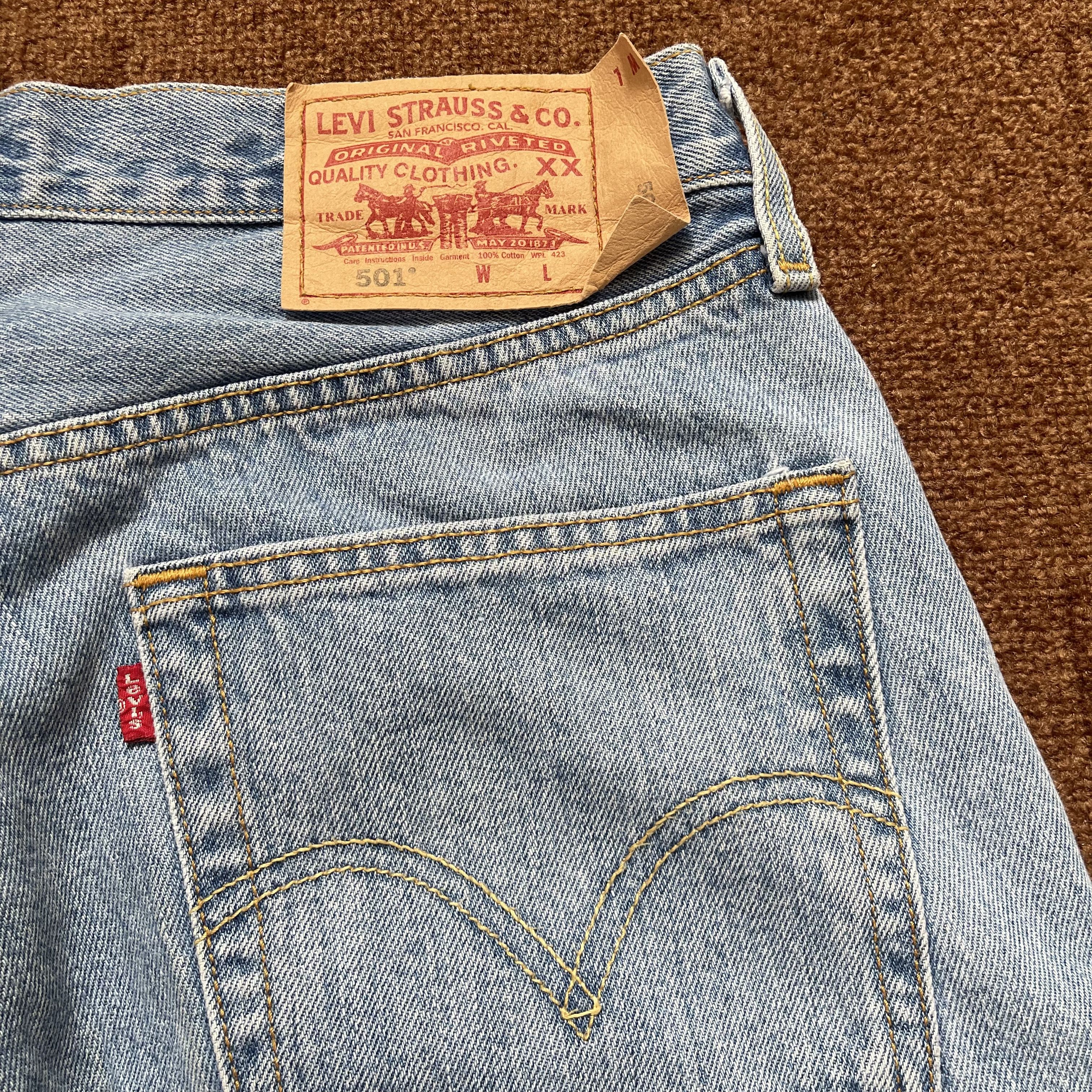 Jean × Vintage 90s Vintage Levi's 501 Blue white Jeans 32x30 Size US 32 / EU 48 - 4 Thumbnail