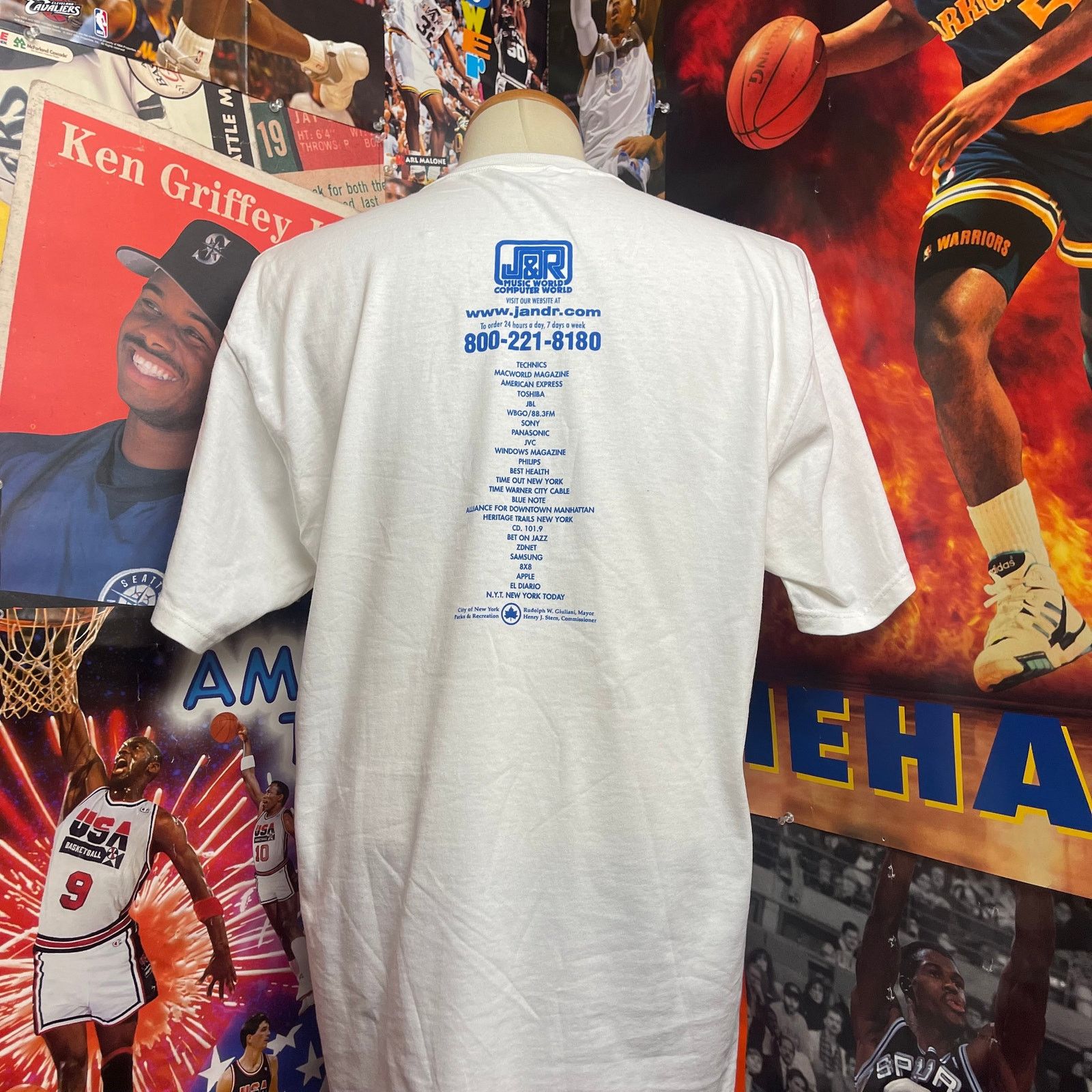 Vintage Vintage 1998 J & R Downtown Jazz Fest At City Hall Park Tee Size US L / EU 52-54 / 3 - 5 Thumbnail
